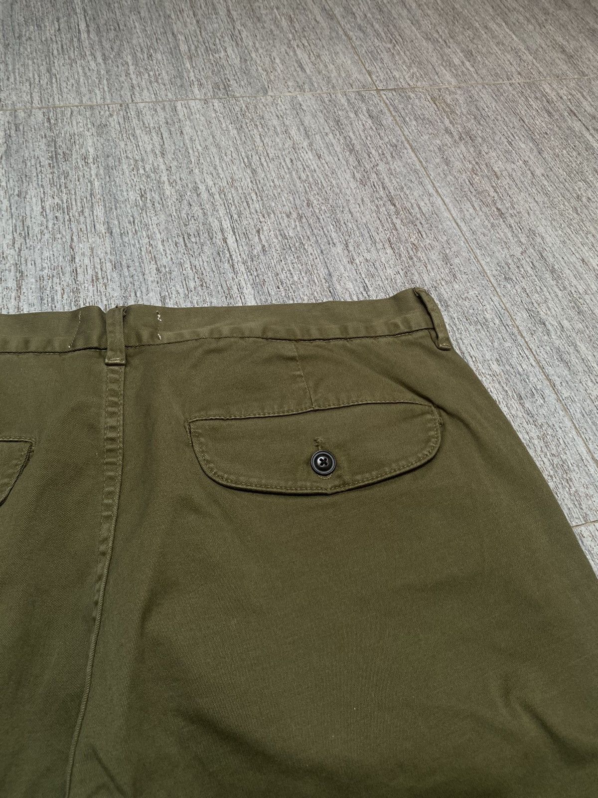 Designer × Frame Frame Le Crop Mini Boot Chino Pants 32 khaki trousers y2k Size 32" / US 10 / IT 46 - 7 Thumbnail