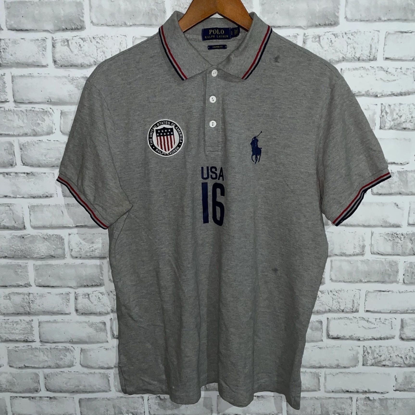 Polo Ralph Lauren Polo Ralph Lauren Polo Shirt Gray USA 16 Mens Size L Custom Fit Shirt Men Gray USA 16 Polo Shirt Mens L Size US L / EU 52-54 / 3 - 2 Thumbnail