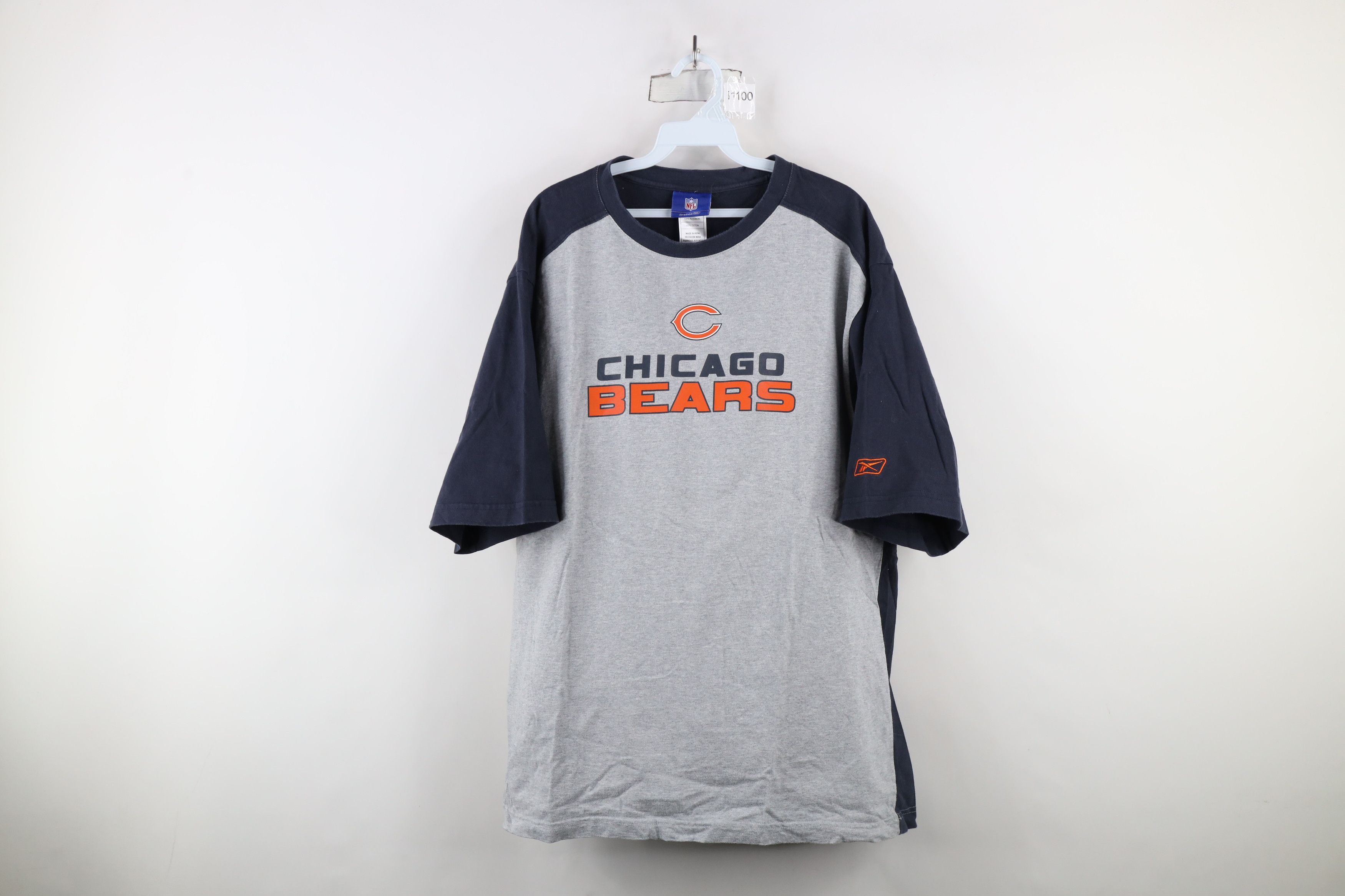 Reebok × Vintage Vintage Reebok Spell Out Chicago Bears Football T-Shirt Gray Size US L / EU 52-54 / 3 - 1 Thumbnail