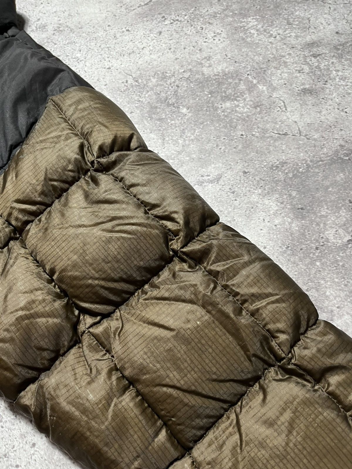 Nike Vintage 90’s NIKE Brown Gold Puffer Down Mans Y2K jacket Size US L / EU 52-54 / 3 - 9 Thumbnail