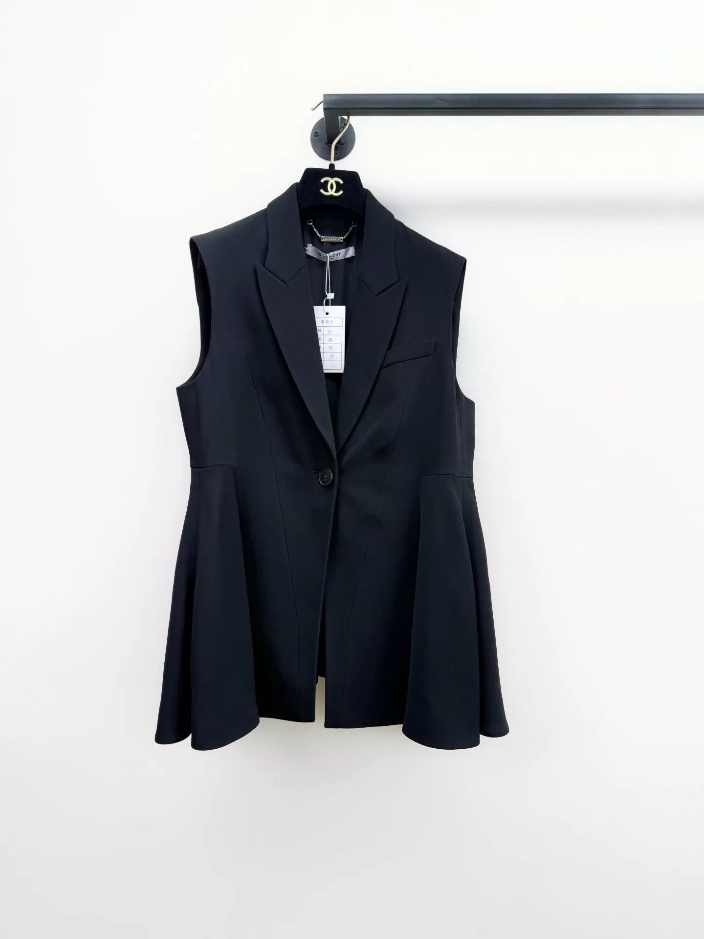 Givenchy Givenchy Wool-Silk Vest 40 Worn Once Tailored 92/69 Size S / US 4 / IT 40 - 1 Thumbnail