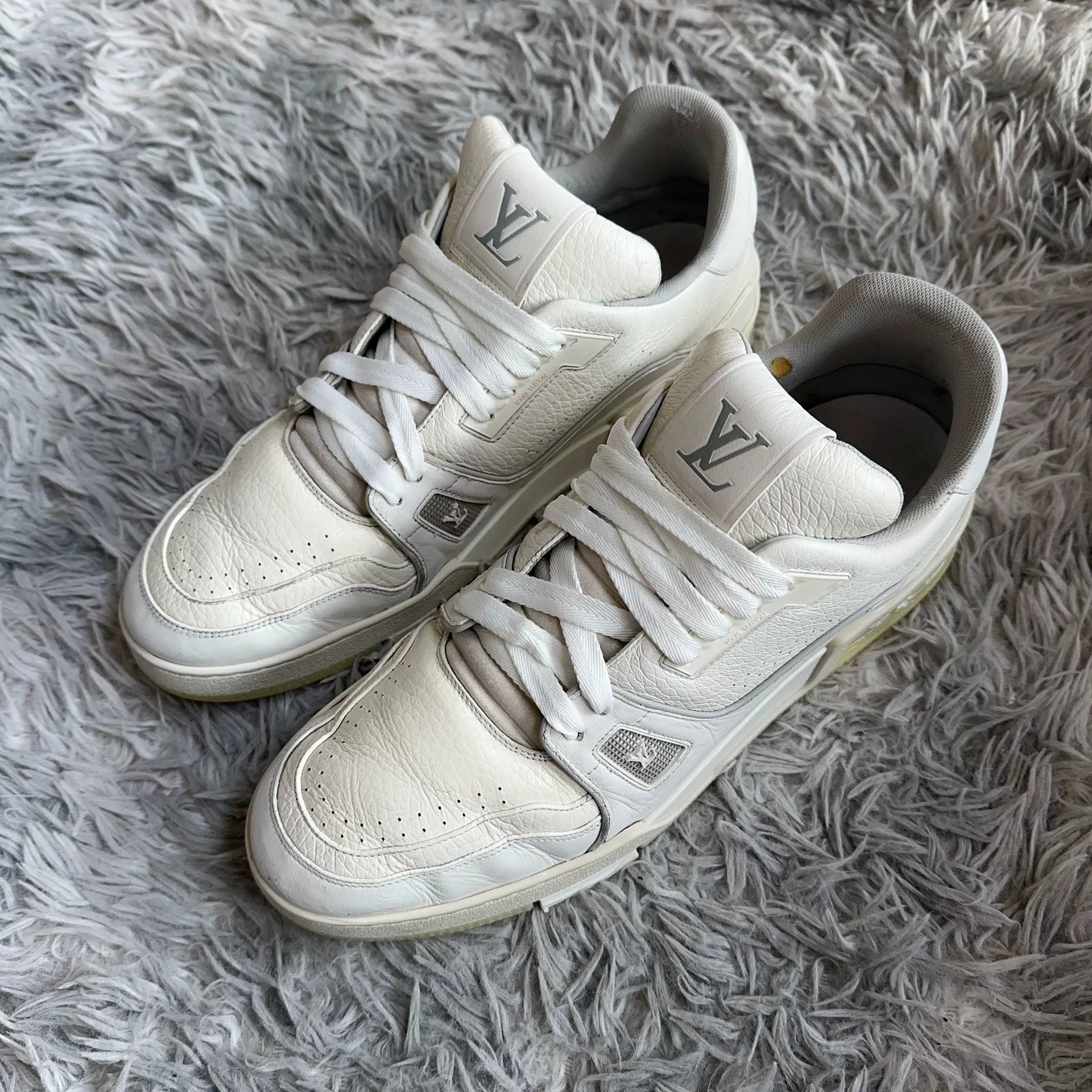 Louis Vuitton Louis Vuitton Training White Lowtop Sneakers 10 Men Size US 10 / EU 43 - 1 Thumbnail