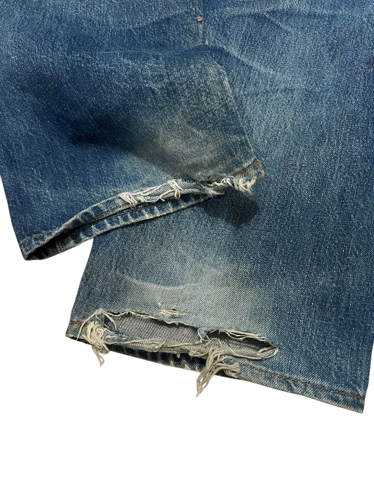 Levi's True Vintage Levis 501 Big E Selvedge Distressed Jean Size US 31 - 15 Thumbnail