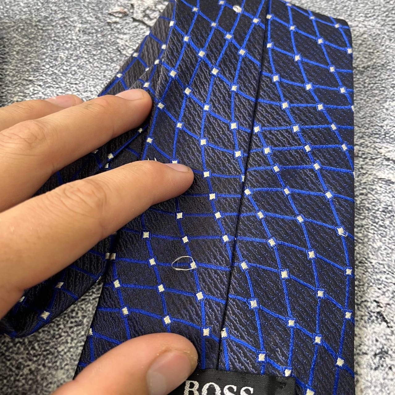 Hugo Boss HUGO BOSS Men's Silk Tie Blue And Ivory Striped Pattern Size ONE SIZE - 6 Thumbnail