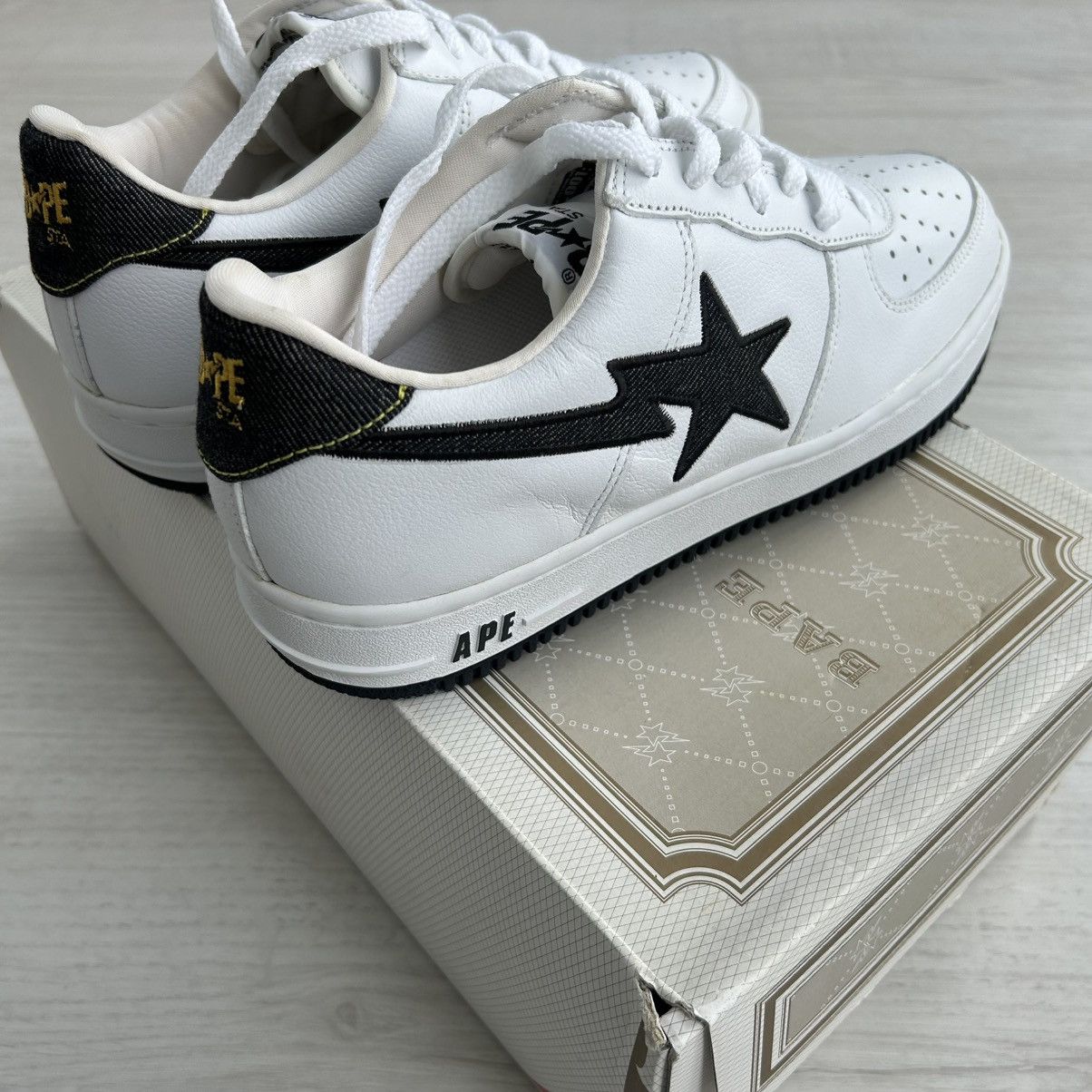 Bape VERY RARE OG 2001 A BATHING APE WHITE DENIM BAPESTA Size US 10 / EU 43 - 4 Thumbnail
