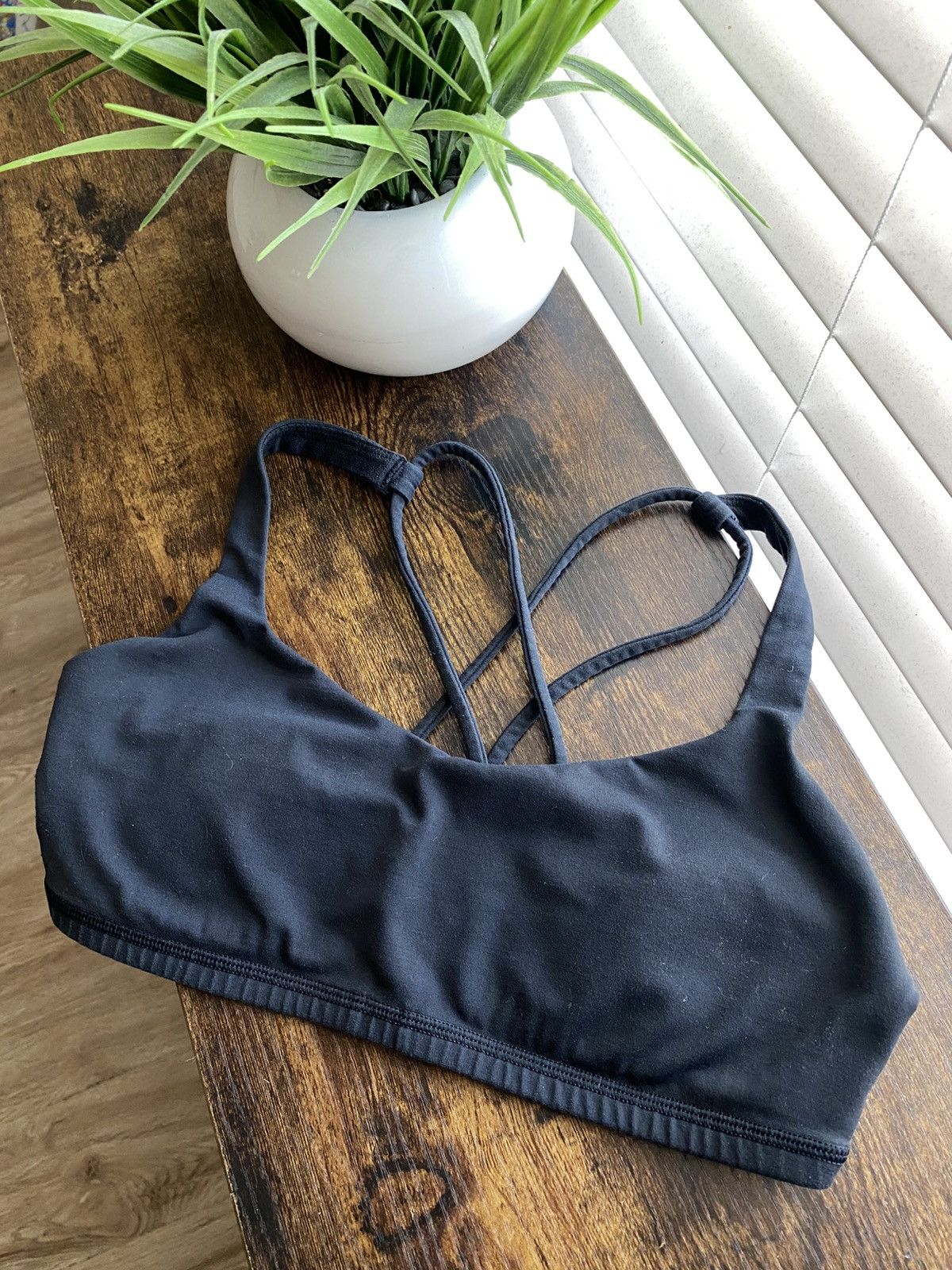 Lululemon Lululemon Black Strappy Sports Bra Top Size M / US 6-8 / IT 42-44 - 3 Thumbnail