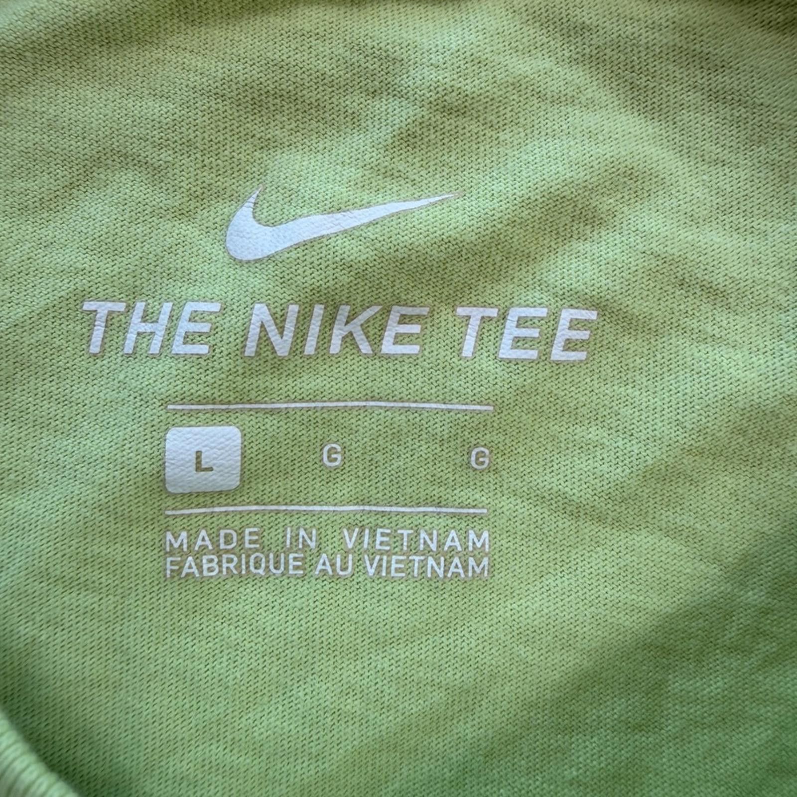 Nike Nike Just Do It Graphic T Shirt Mens L Volt Yellow Size US L / EU 52-54 / 3 - 4 Thumbnail