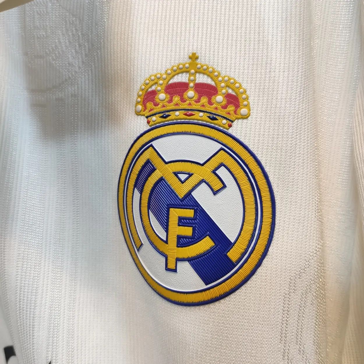 Adidas adidas Real Madrid 22/23 Home Authentic Jersey Size US M / EU 48-50 / 2 - 9 Thumbnail