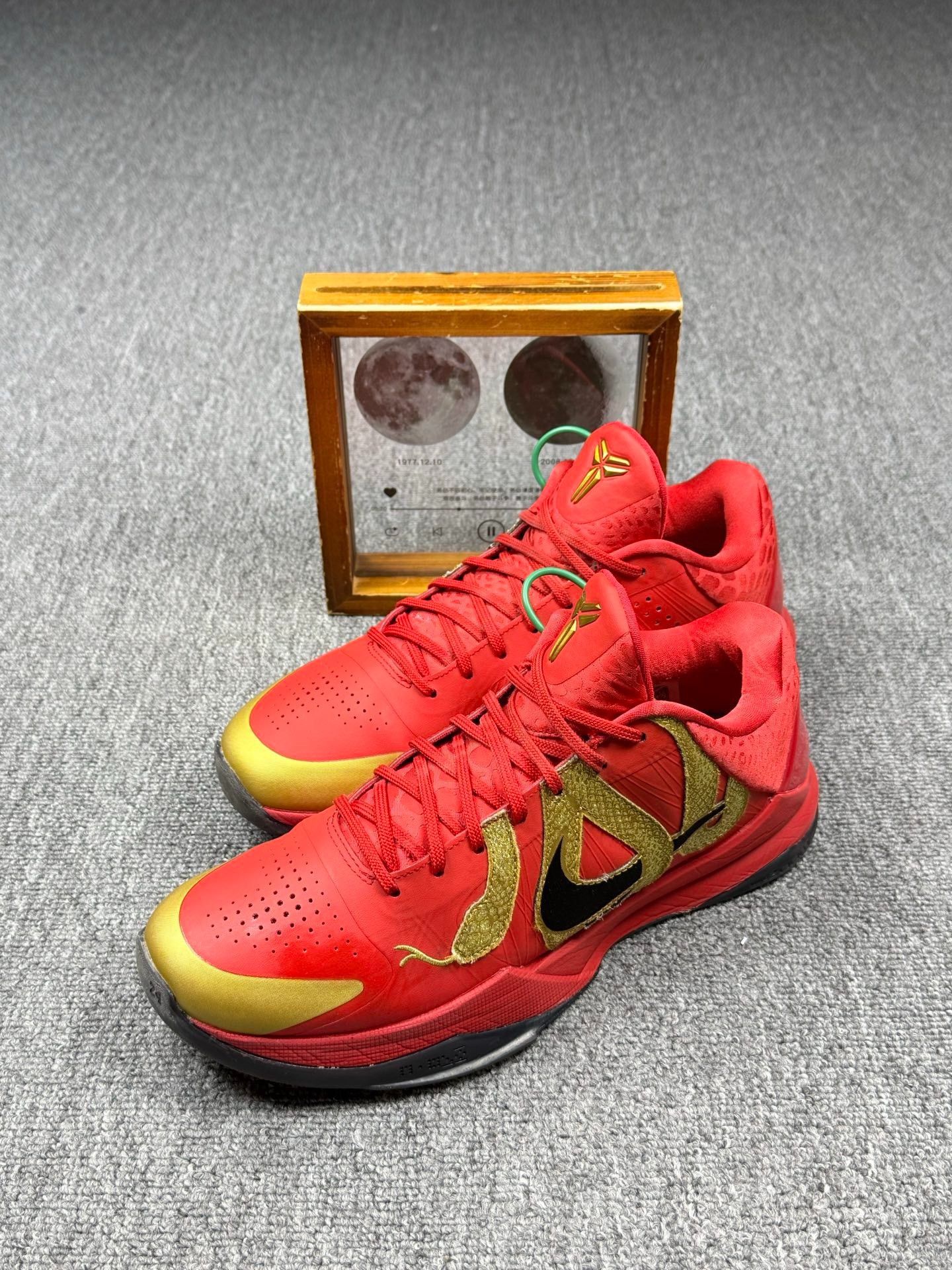 Nike Nike KOBE5 Gold Lowtop Sneakers 10 Men Size US 10 / EU 43 - 1 Thumbnail