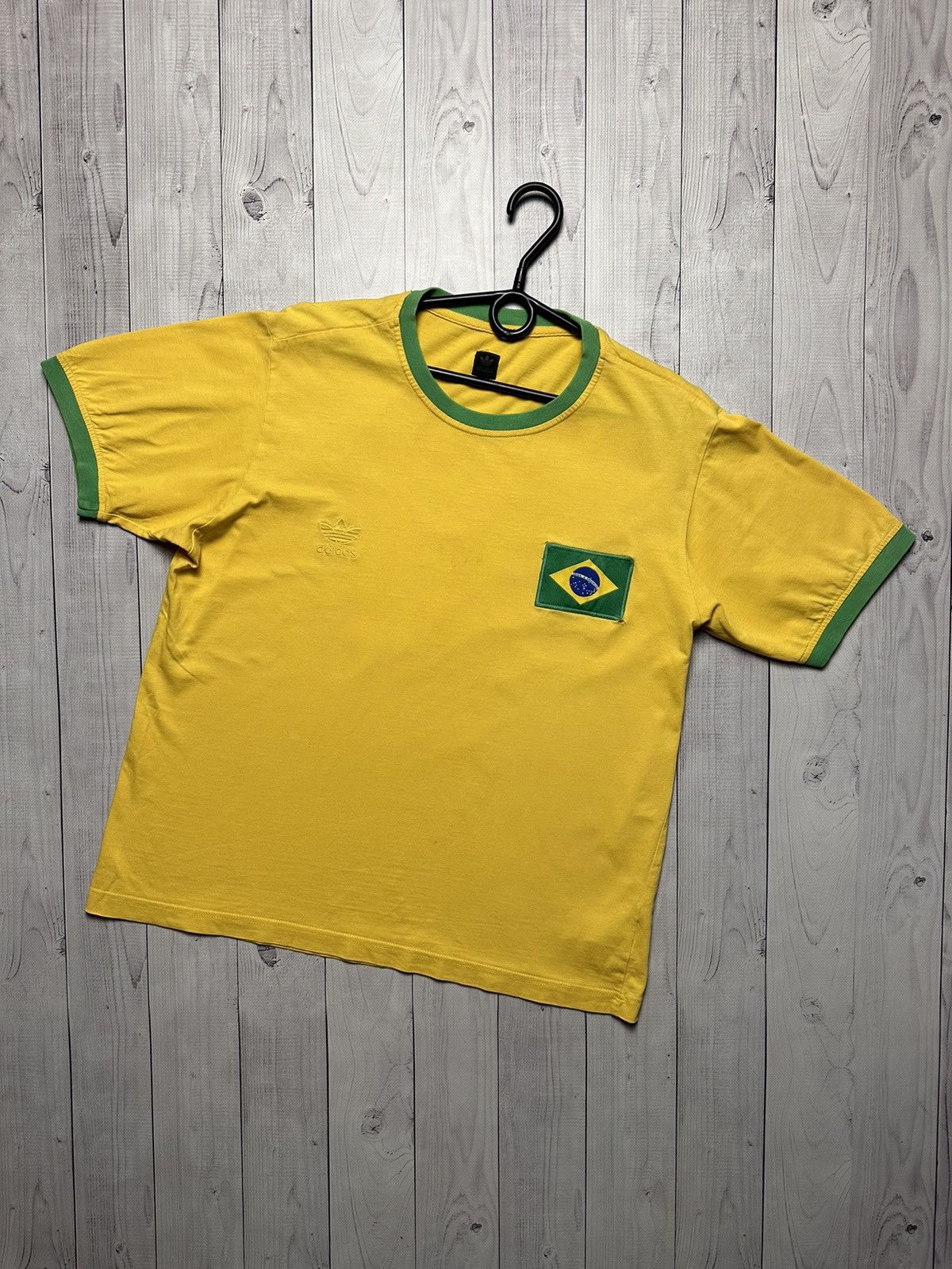 Adidas × Vintage Vintage adidas 10 Brazil soccer tee Brasil size M/L Size US L / EU 52-54 / 3 - 1 Thumbnail
