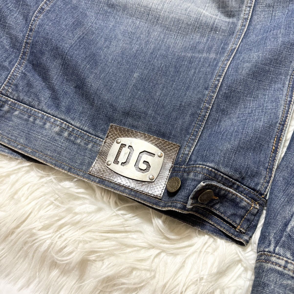 Dolce & Gabbana Dolce & Gabbana DG Plate Horse Fur Denim Jacket Size US S / EU 44-46 / 1 - 14 Thumbnail
