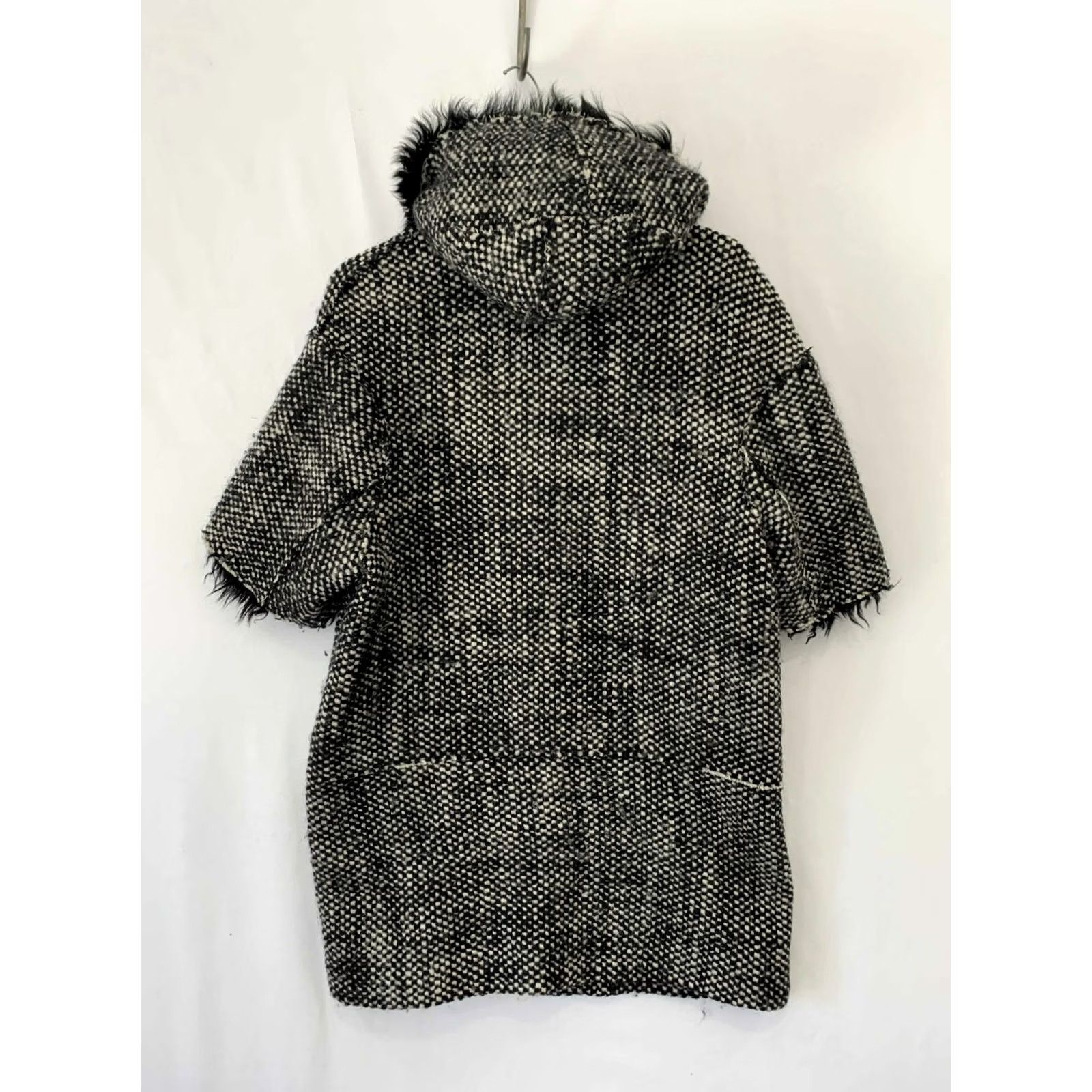 Marni Marni Coat Wool Short Sleeve M White Black Faux Fur Collar Women Milanesque Streetwear Wool Coat Size 32" / US 10 / IT 46 - 2 Thumbnail