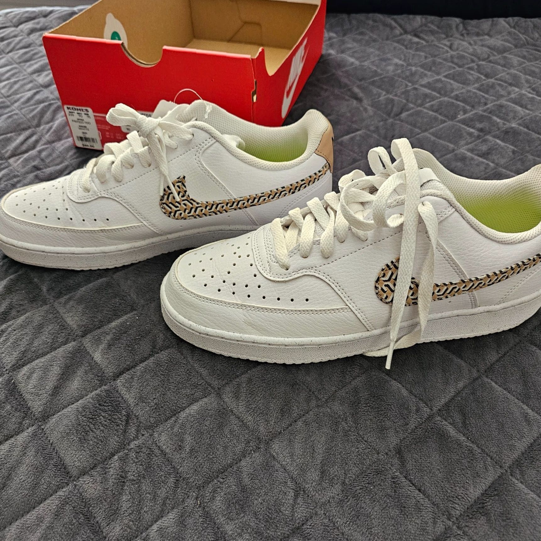 Nike Nike Court Vision LO Sneakers Womens Size 10 White Athletic Lace-Up Size US 10 / IT 40 - 2 Thumbnail