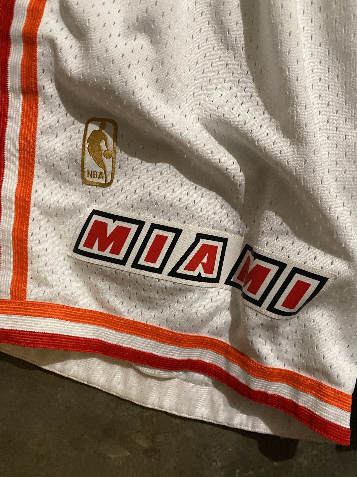 Mitchell & Ness Mitchell & Ness NBA Shorts Medium Miami Heat Size US 32 / EU 48 - 2 Thumbnail