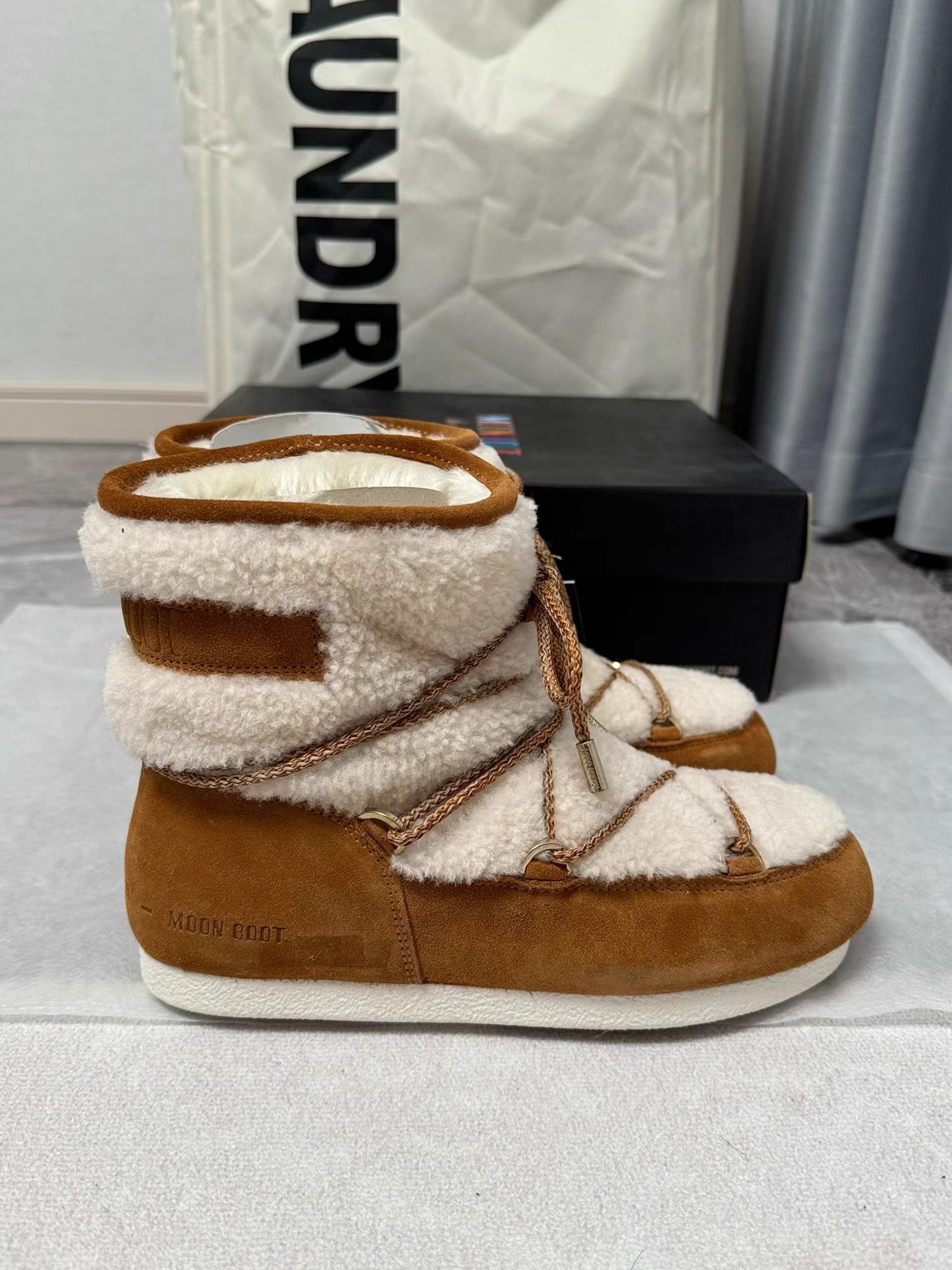 Moon Boot Moon Boot Far Side Low Snow Boots K6 Size US 8 / IT 38 - 3 Thumbnail