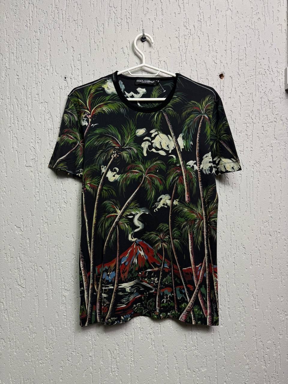 Dolce & Gabbana Dolce and Gabanna T-shirt with Volcano/jungle print Size US M / EU 48-50 / 2 - 1 Thumbnail