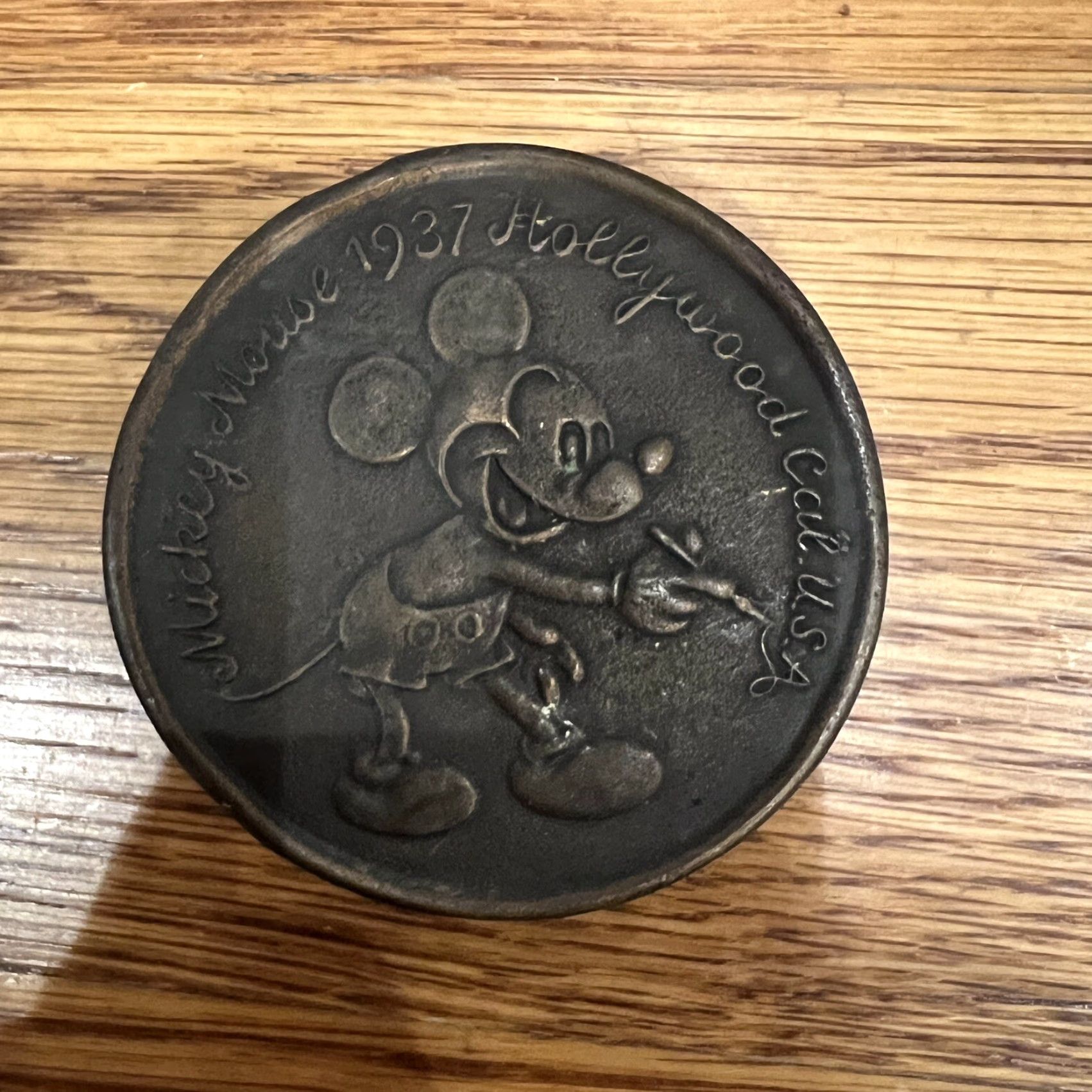 Vintage VINTAGE Mickey Mouse Belt Buckle 1937 BRASS PLATED Classic Movies, TV, & Cartoons Unisex Adults Belt Buckle 1.80" Width 2.50"(w) x 2.50"(h) Size ONE SIZE - 2 Thumbnail