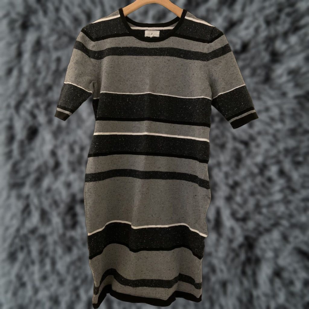 Lou & Grey Lou & Grey Short Sleeve Gray Striped Sweater Dress Medium Women Size M / US 6-8 / IT 42-44 - 1 Thumbnail