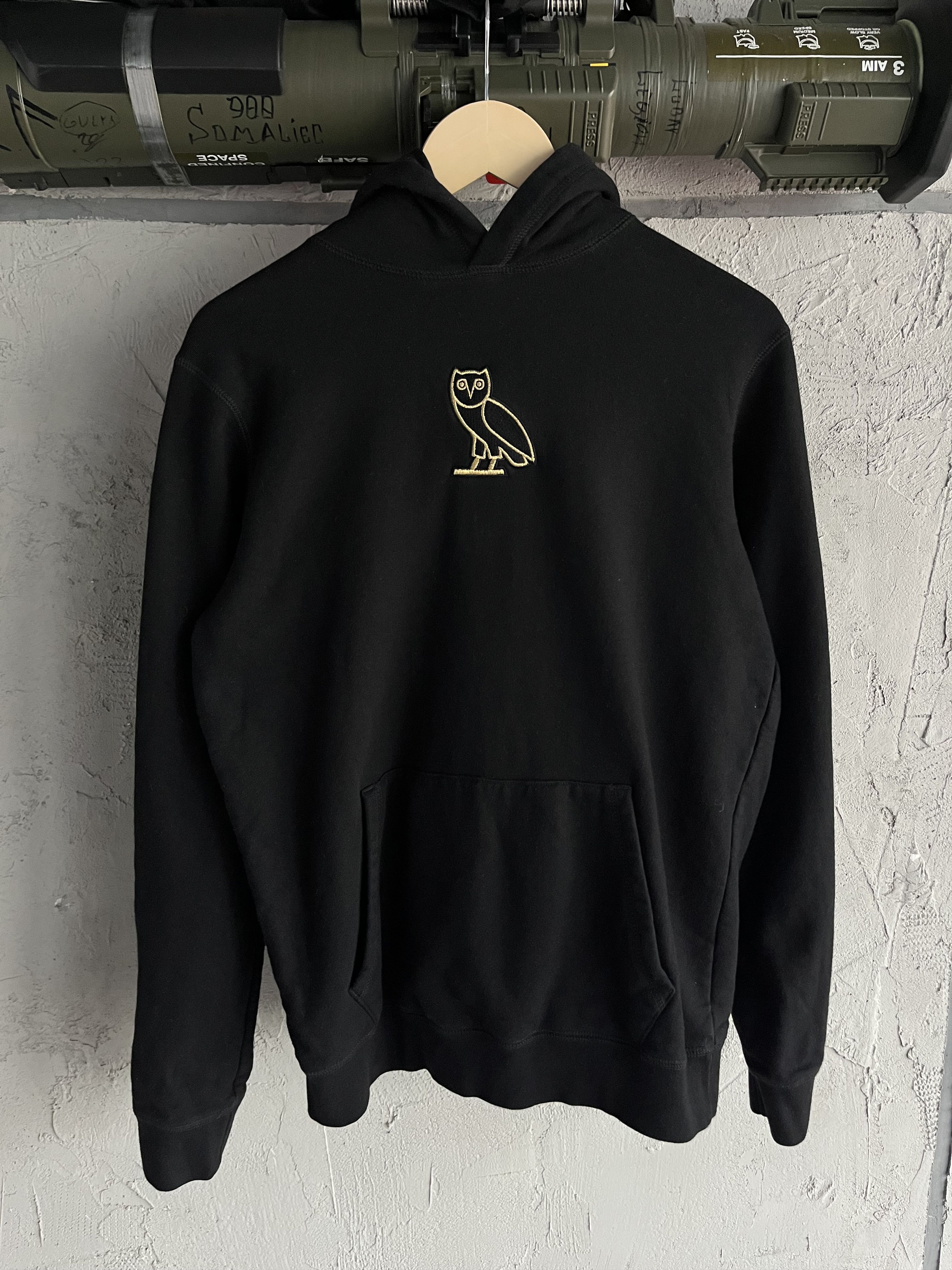 Drake × October's Very Own Octobers Very Own OVO Gold Owl Hoodie Black Embroidered Size US M / EU 48-50 / 2 - 1 Thumbnail