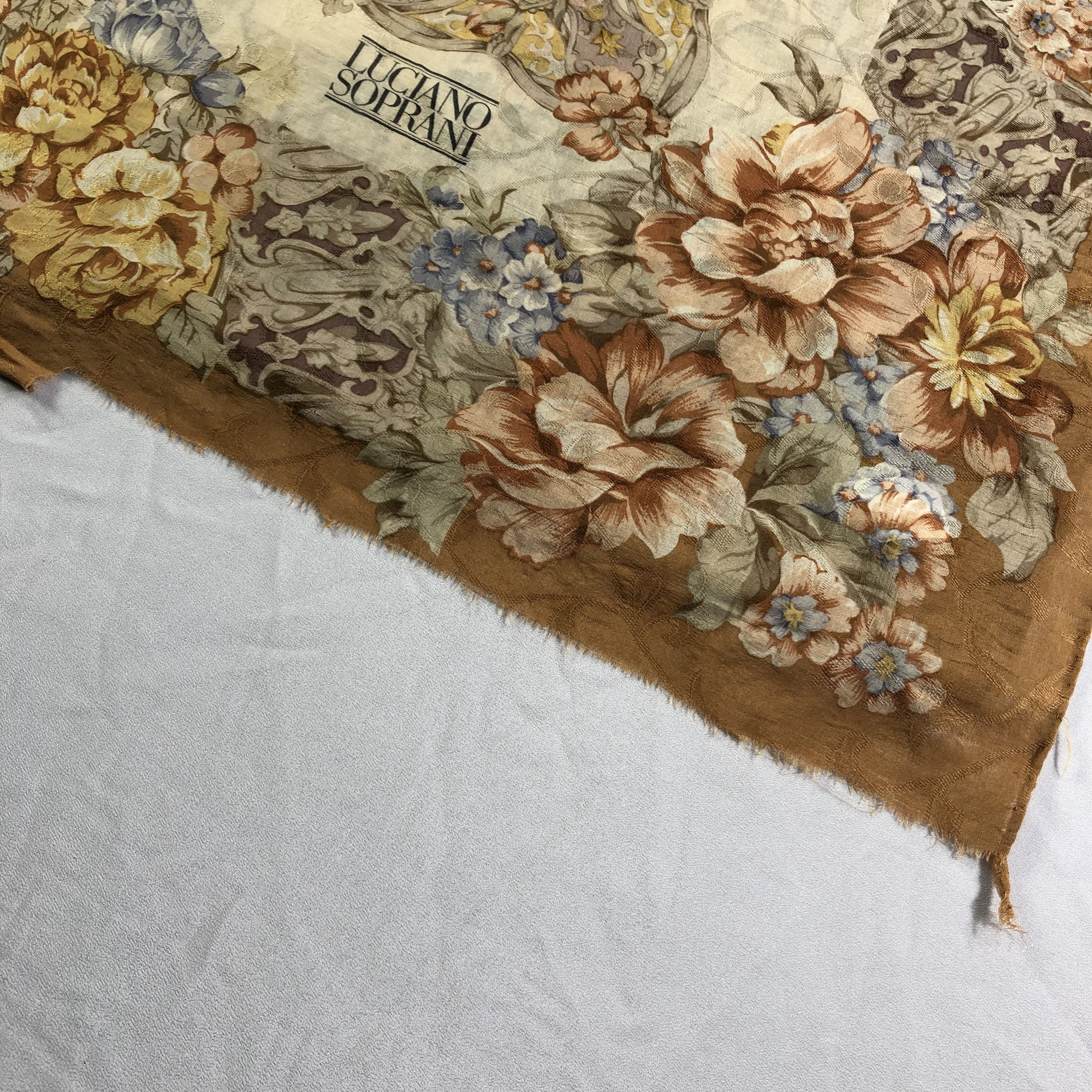 Vintage Vintage Luciano Soprani Silk Scarf Size ONE SIZE - 5 Thumbnail