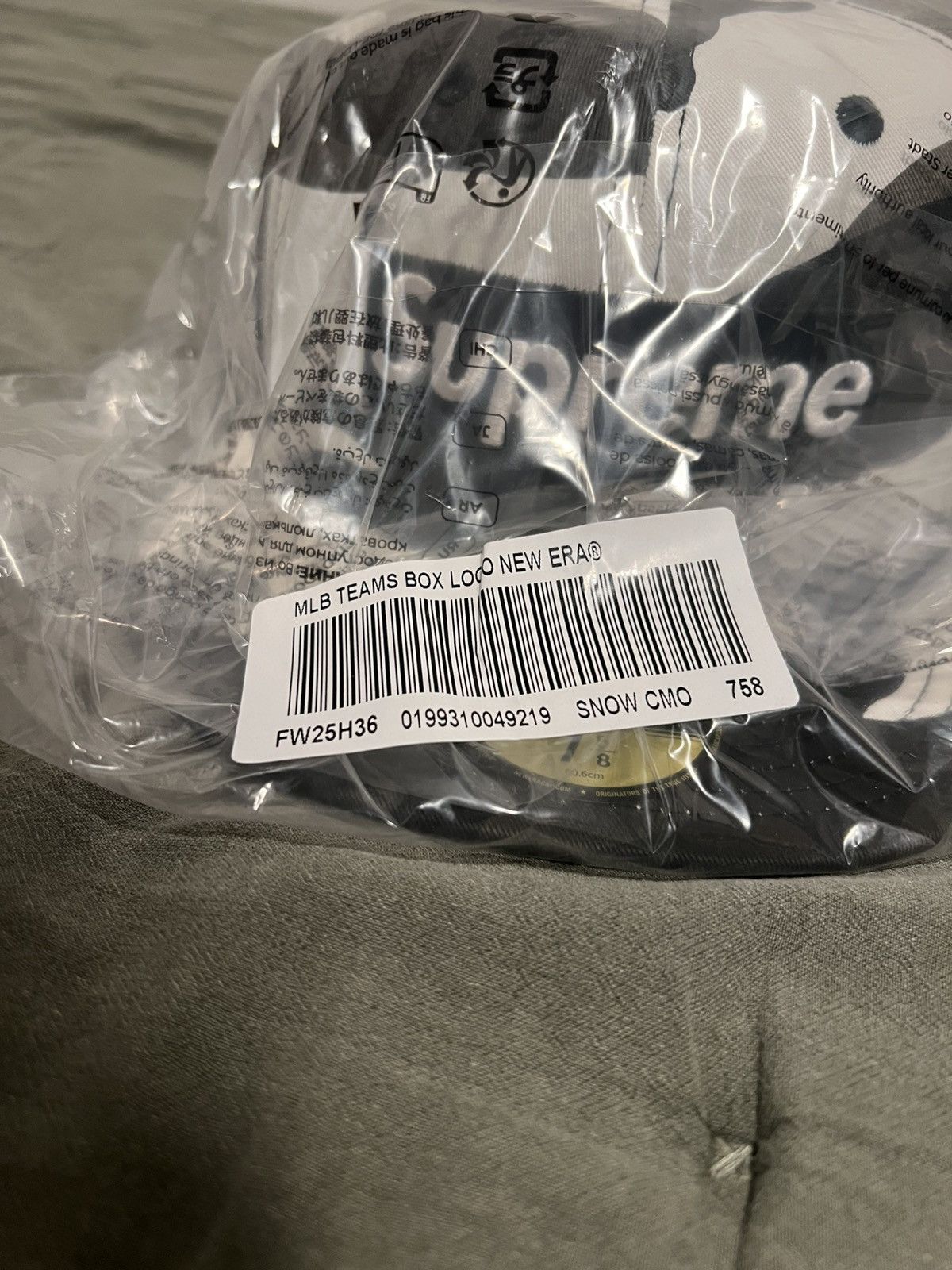 MLB × New Era × Supreme Supreme MLB Teams Box Logo New Era Size 7 5/8 Size ONE SIZE - 3 Thumbnail