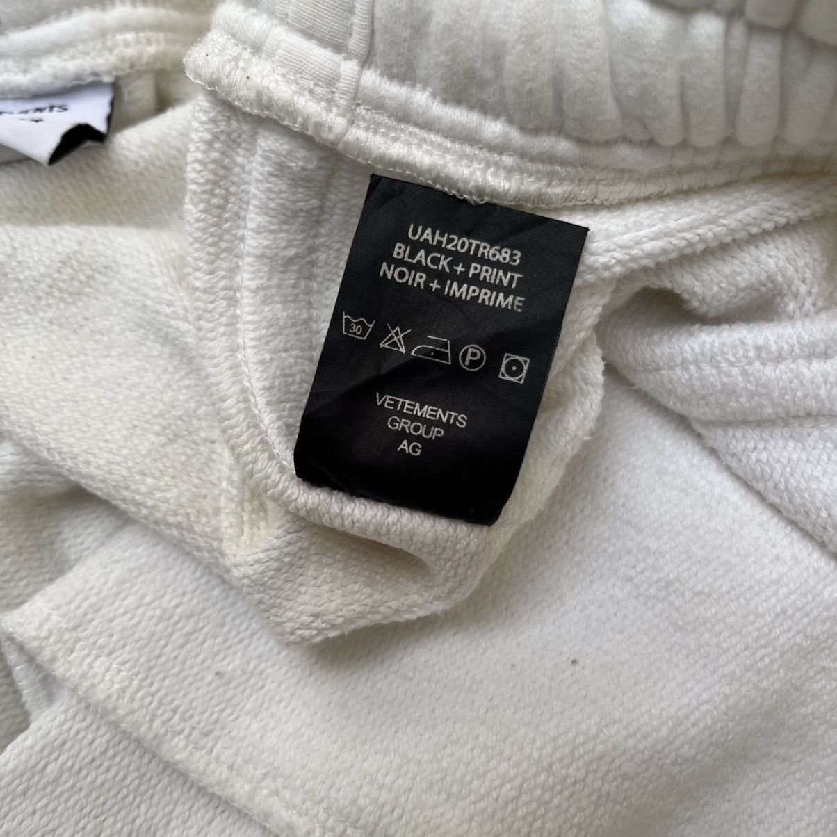 Vetements VETEMENTS ACTIVEWEAR SHORT PANTS x STREETWEAR Size US 32 / EU 48 - 11 Thumbnail