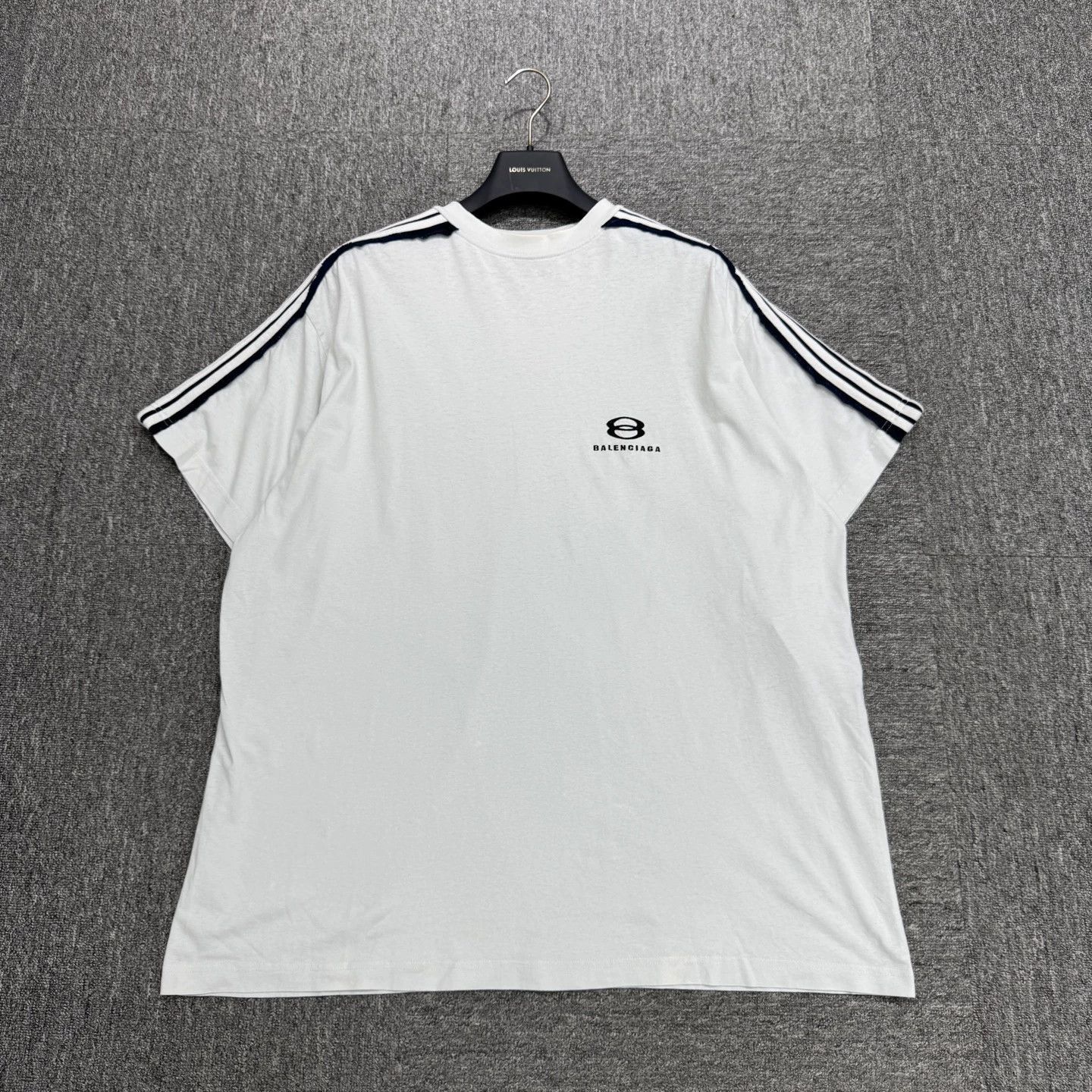 Balenciaga White Short Sleeve Shirt with Striped Sleeves Size US M / EU 48-50 / 2 - 1 Thumbnail