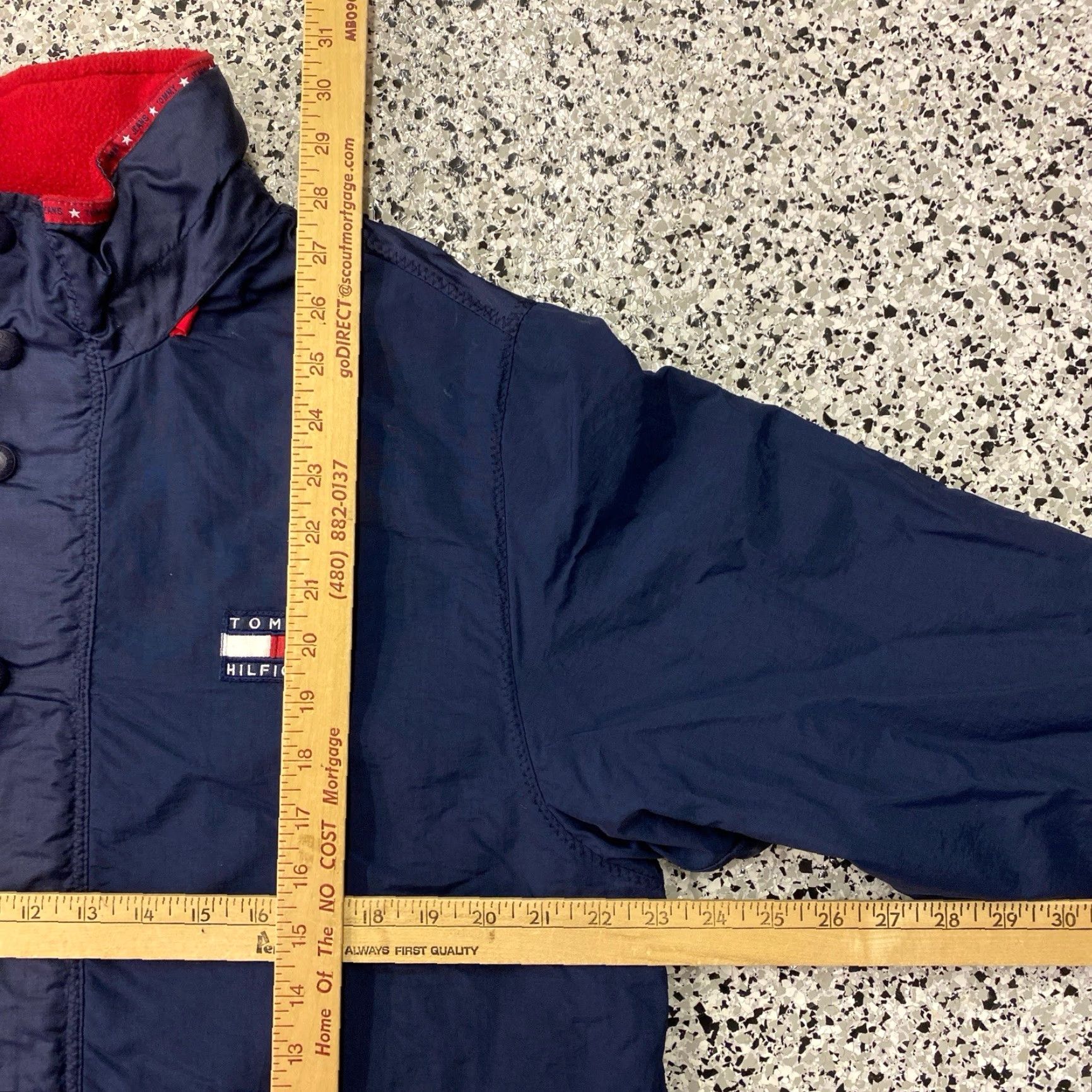 Tommy Hilfiger VINTAGE Tommy Hilfiger Navy Nylon Rain Jacket Windbreaker Sz L Size US L / EU 52-54 / 3 - 3 Thumbnail