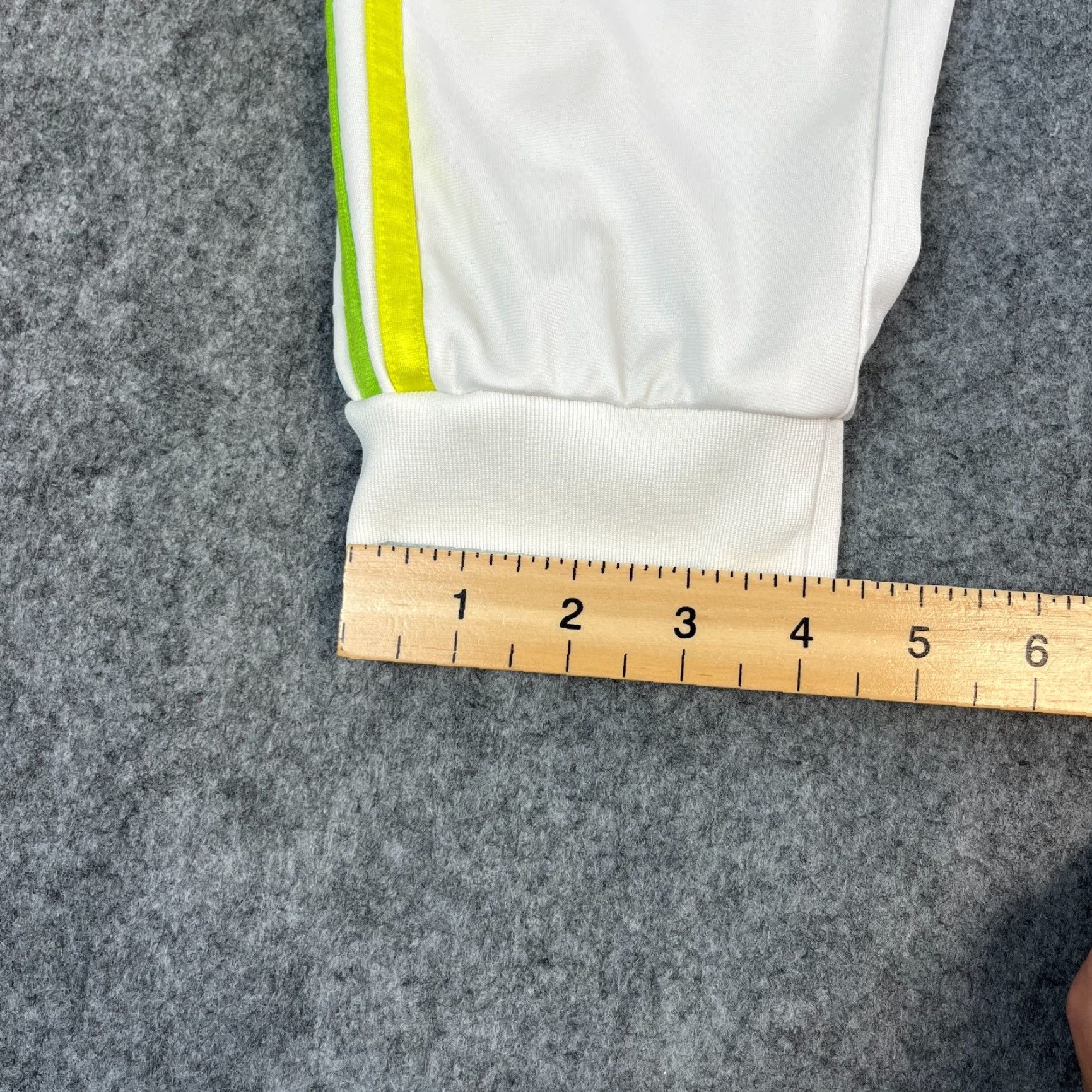 Adidas Adidas Originals Track Pants Mens L White Trefoil Joggers Trousers Gym & Training Pockets Regular Waist 36 in Blended Fabric Polyester Vintage No Size US 33 - 3 Thumbnail