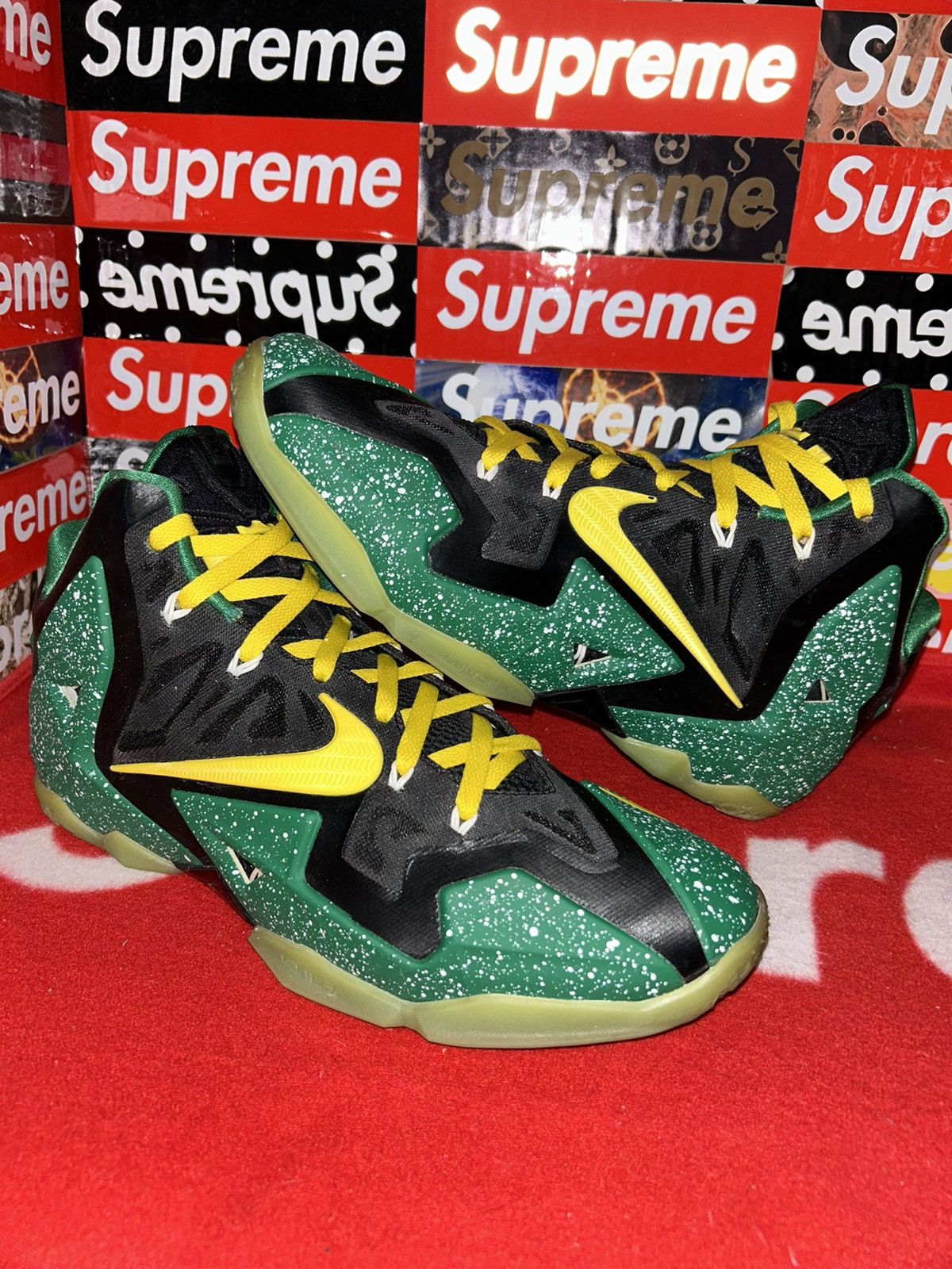 Nike Nike Lebron 11 iD 641216-991 size 12 nikeID VNDS RARE SHOES Size US 12 / EU 45 - 1 Thumbnail