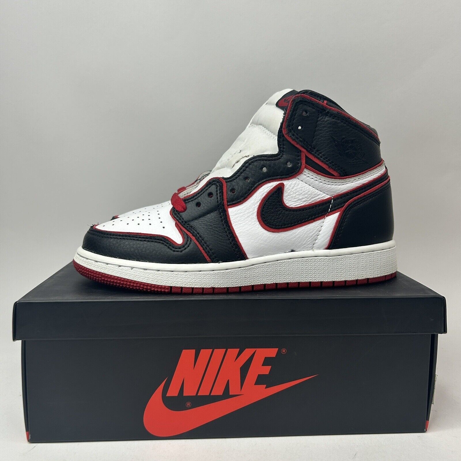 Nike Nike Air Jordan 1 Retro High OG BG “Bloodline” 2023 Size US 6.5 / IT 36.5 - 6 Thumbnail