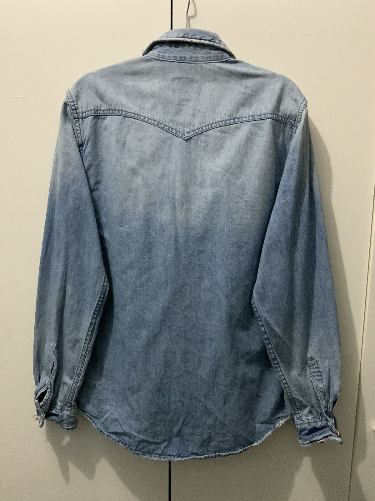 If Six Was Nine Mossimo Supply Co Distressed Denime Button Up Shirt Size US S / EU 44-46 / 1 - 2 Thumbnail