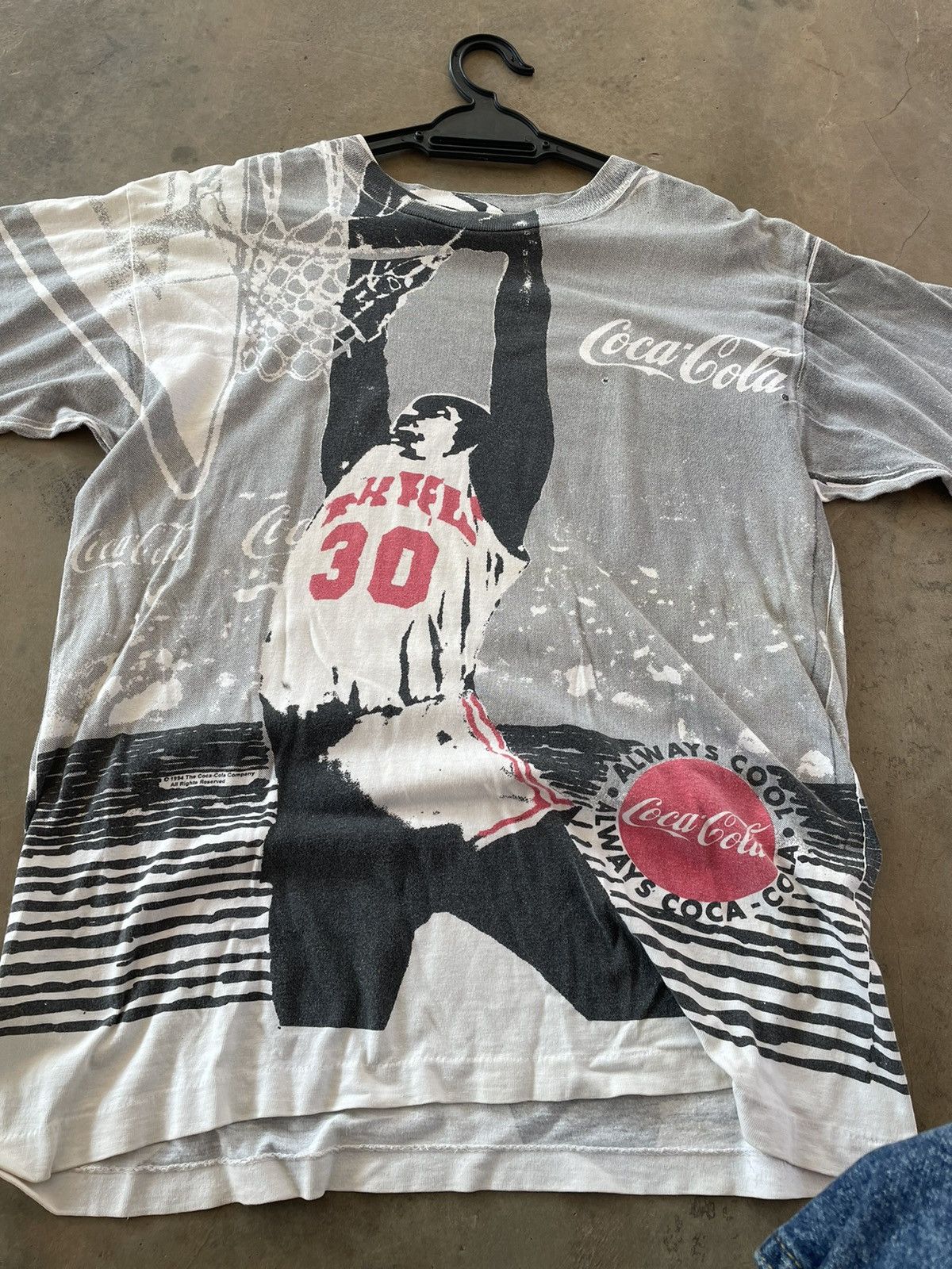 Coca Cola VINTAGE 1994 ALL OVER PRINT COCA COLA BASKETBALL TEE Size US M / EU 48-50 / 2 - 2 Thumbnail
