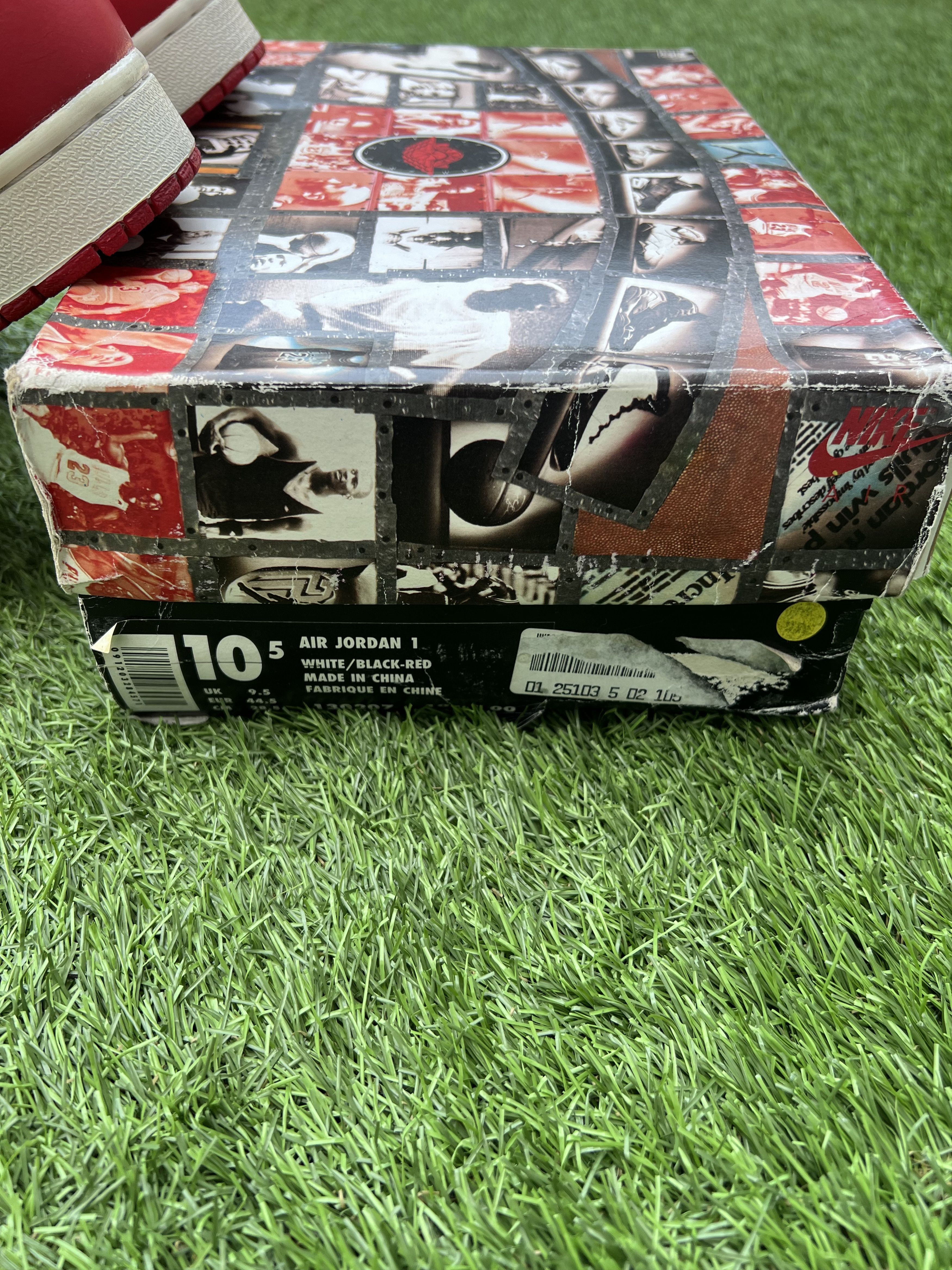 Jordan Brand Jordan 1 Retro High Chicago 1994 (Includes box and card) Size US 10.5 / EU 43-44 - 4 Thumbnail