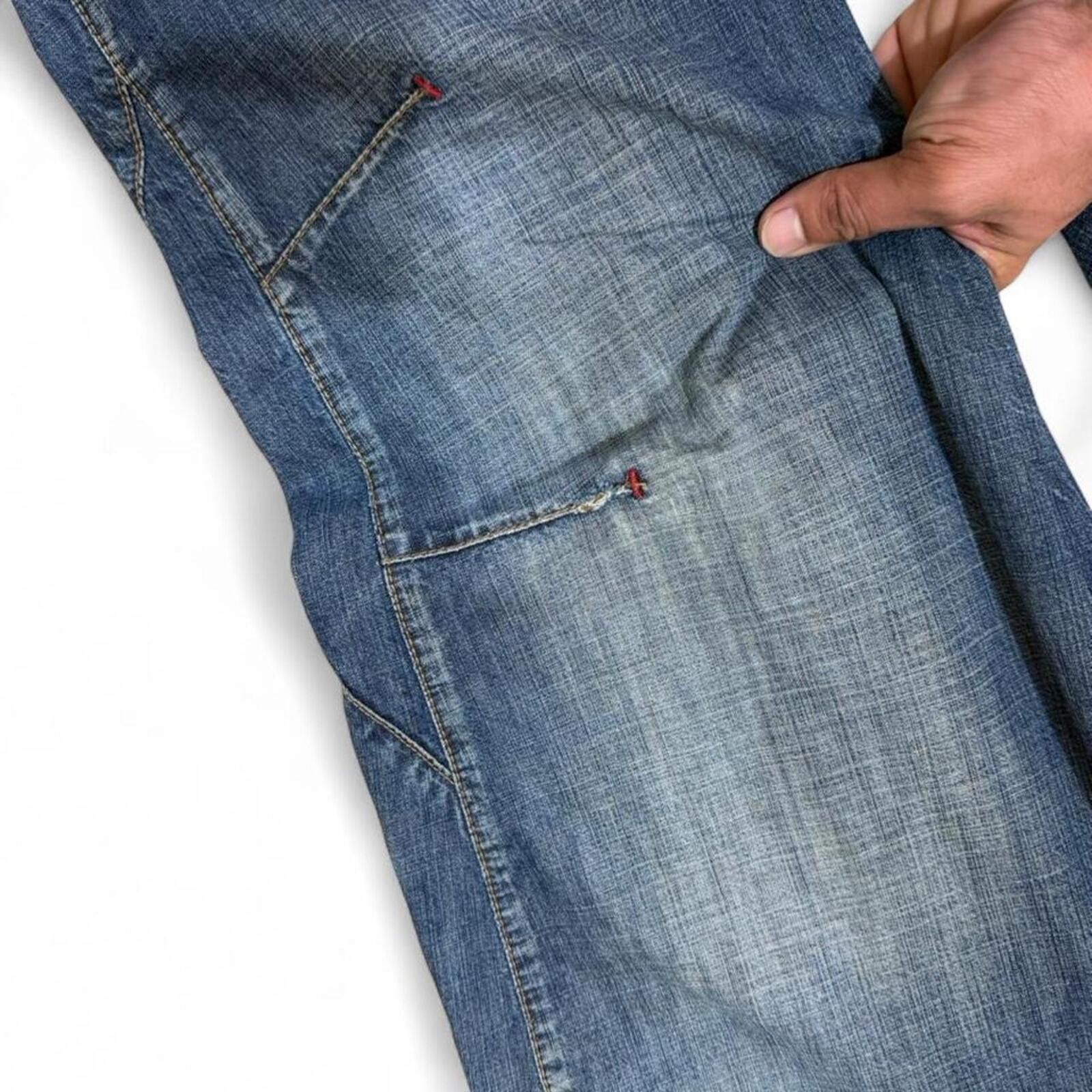 Fubu FUBU blue lightweight denim jeans with cool font design Size 27" / US 4 / IT 40 - 8 Thumbnail