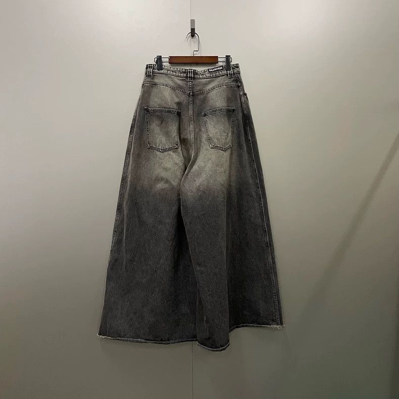 Balenciaga Balenciaga Wide-leg washed jeans Size US 29 - 2 Thumbnail