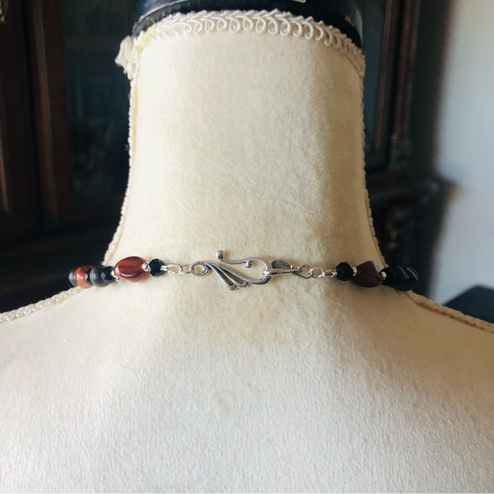 Handmade Handcrafted Victorian homestead couple cameo beaded necklace Size ONE SIZE - 5 Thumbnail