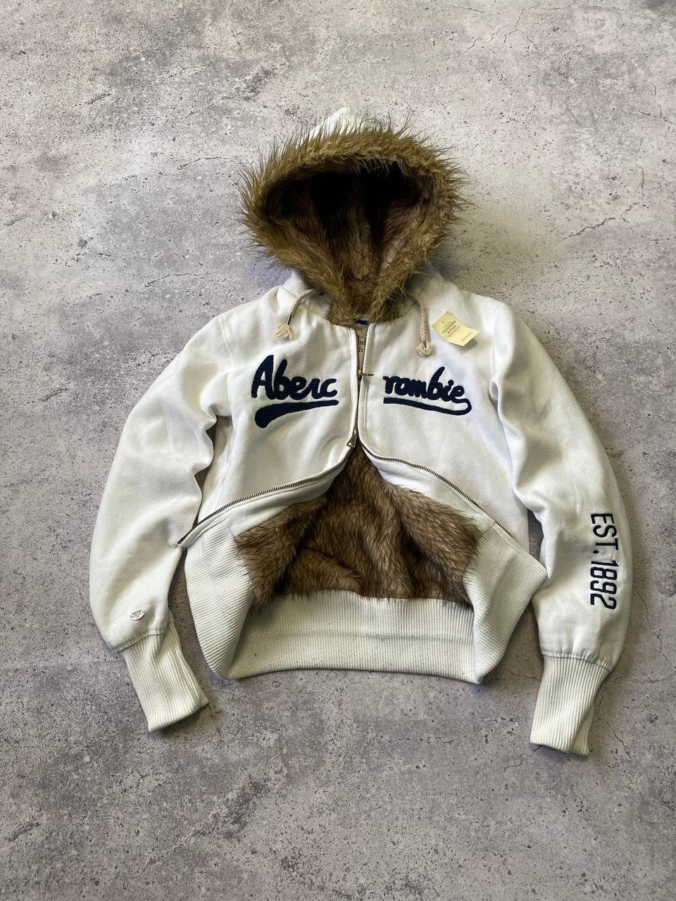 image of Abercrombie Fitch x Archival Clothing Abercrombie & Fitch Vintage Fur Hoodie Jacket in White (Size 