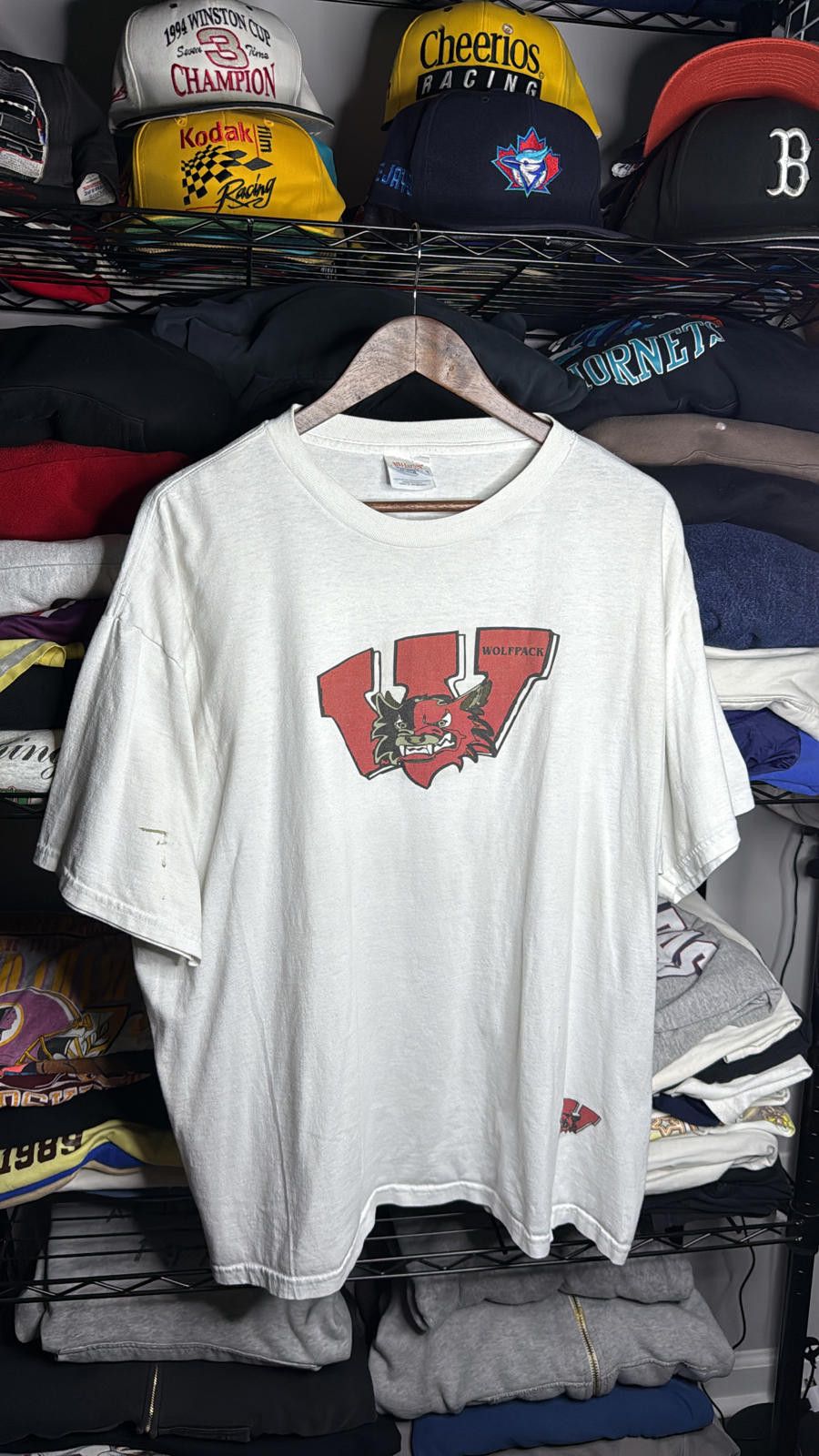 Hanes Vintage Heavyweight Wisconsin Wolfpack Tee Size US XL / EU 56 / 4 - 1 Thumbnail