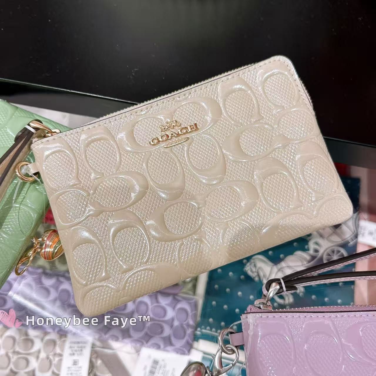 Coach Corner Zip Wristlet In Signature Leather Heart Charm CDF04 Size ONE SIZE - 1 Thumbnail