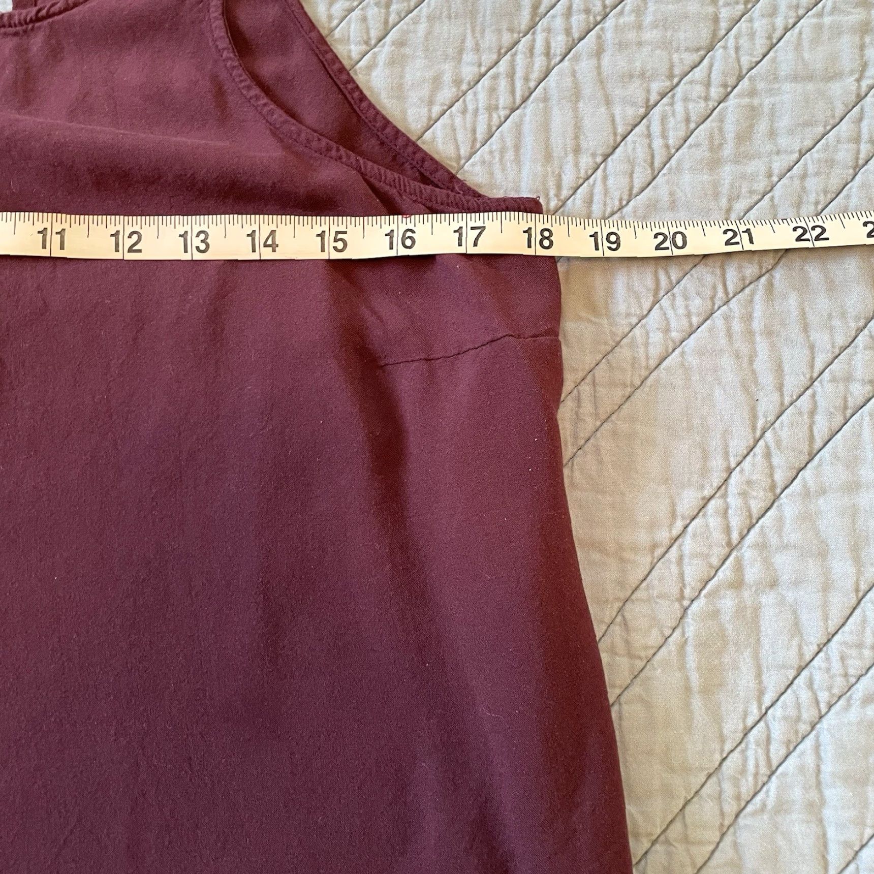 Old Navy Old Navy Top M Burgundy Wine Berry Scoop Neck Curve Hem Rayon Sleeveless Shirt Blouse Womens Regular Size M Size M / US 6-8 / IT 42-44 - 4 Thumbnail