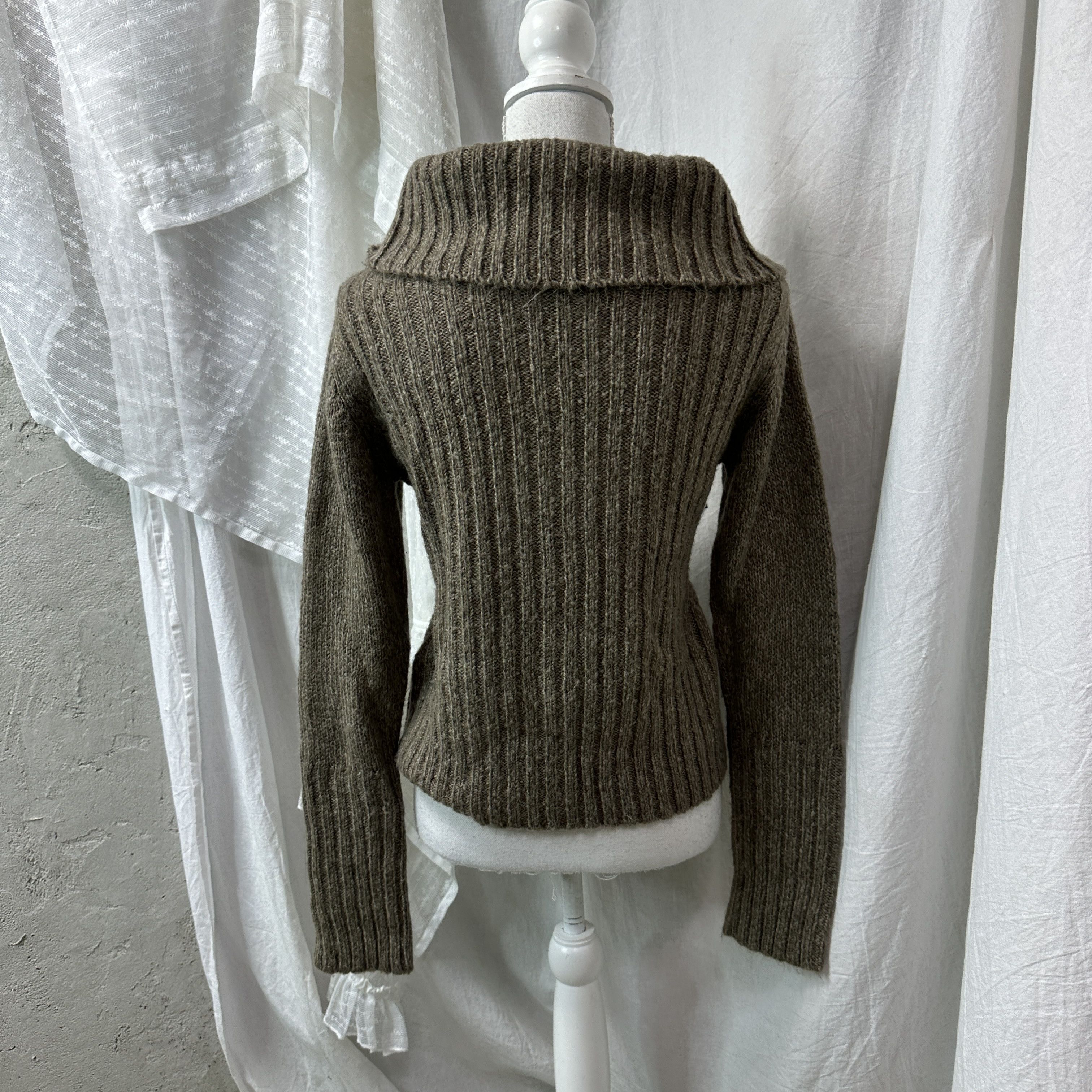 Vintage Vintage Cottage Bare Shoulders Buttoned Sweater 00s Size S / US 4 / IT 40 - 6 Thumbnail