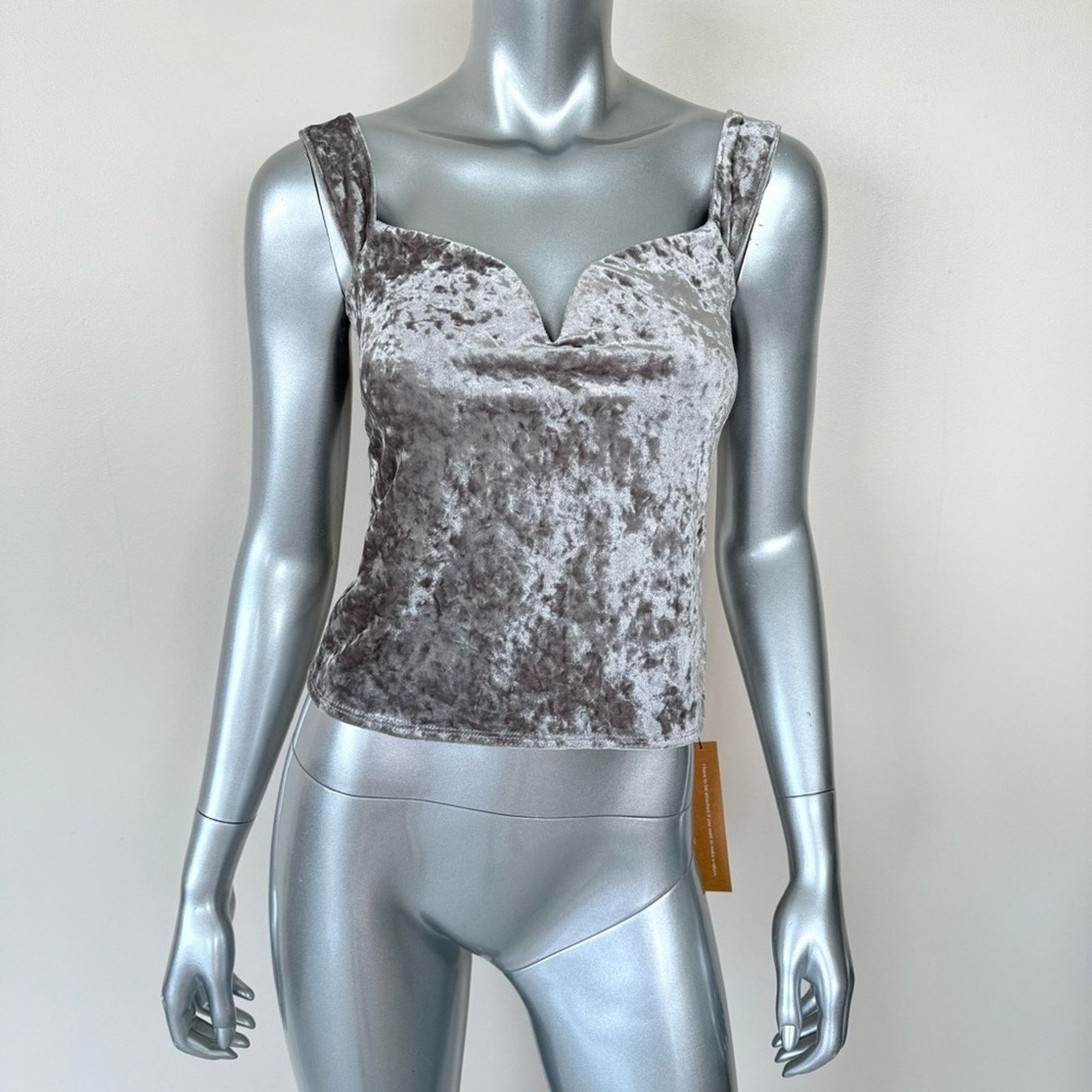 Reformation NWT!!! Reformation women velvet top size XS Size XS / US 0-2 / IT 36-38 - 1 Thumbnail