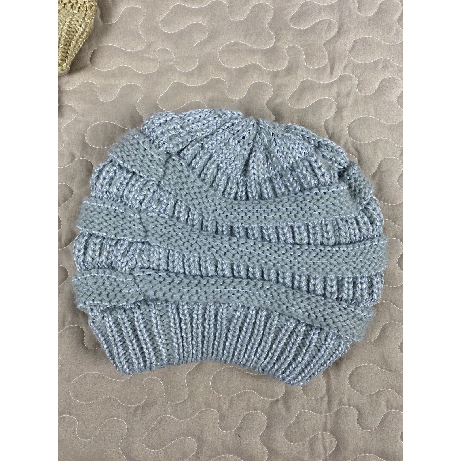 Vintage VINTAGE? (No) Greigh Goods Womens Cable Knit Beanie Hat 2 Silver BNWT New Cap Knit Women One Size Silver Beanie Girls Womens Size ONE SIZE - 4 Thumbnail