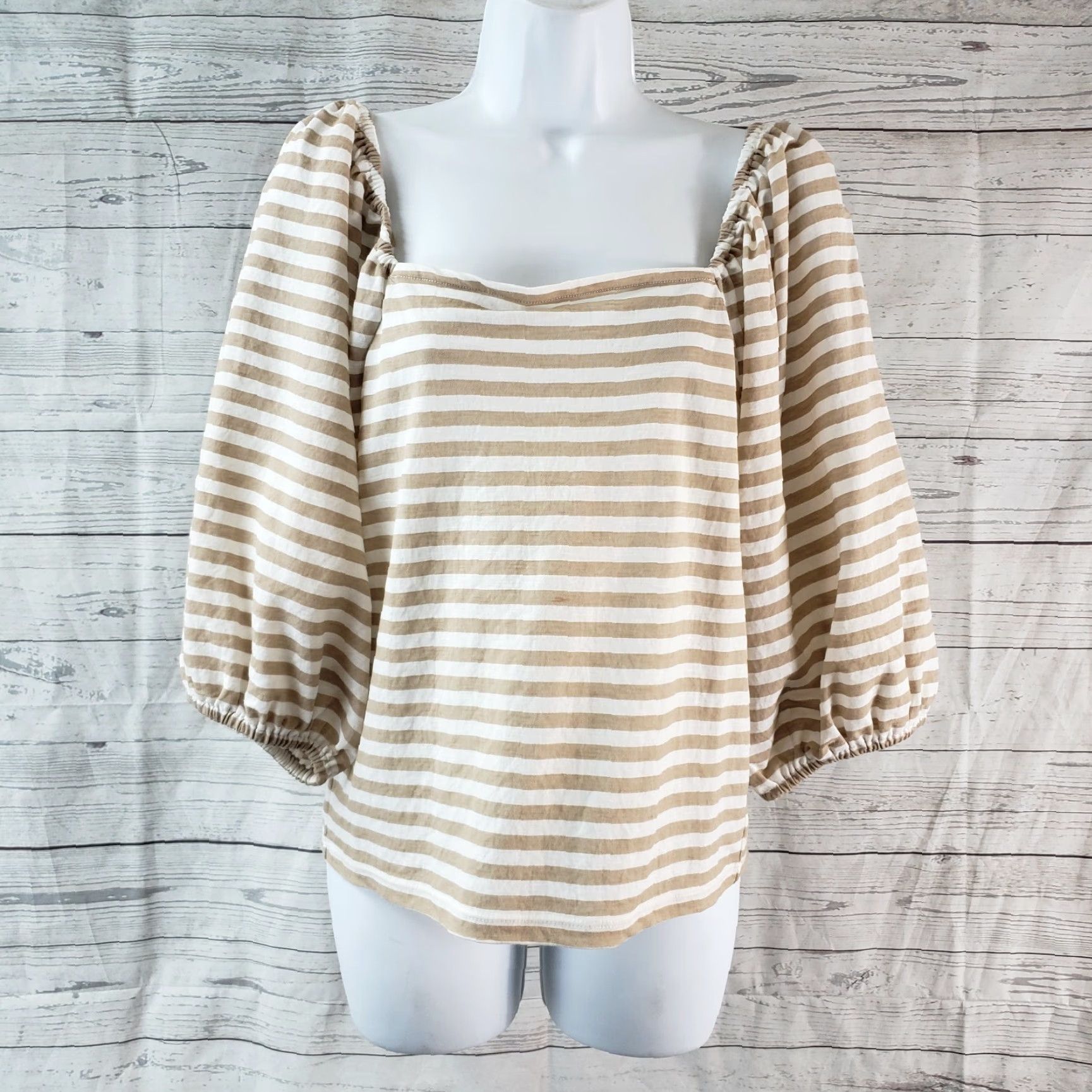 Ann Taylor VINTAGE Ann Taylor Womens Smocked Stripe Top Sz Large Tan White Square Neck 3/4 Sleeve Size L / US 10 / IT 46 - 2 Thumbnail