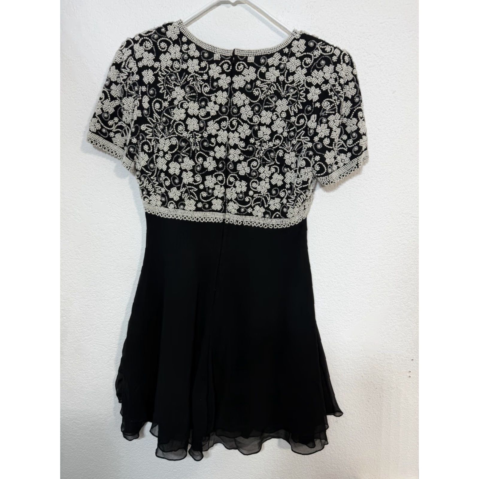Vintage VINTAGE LAURENCE KAZAR NEW YORK Black Beaded Knee Length Dress PS Petite Women's 1970s Formal Beaded Floral Cotton/Chiffon Size S / US 4 / IT 40 - 7 Thumbnail