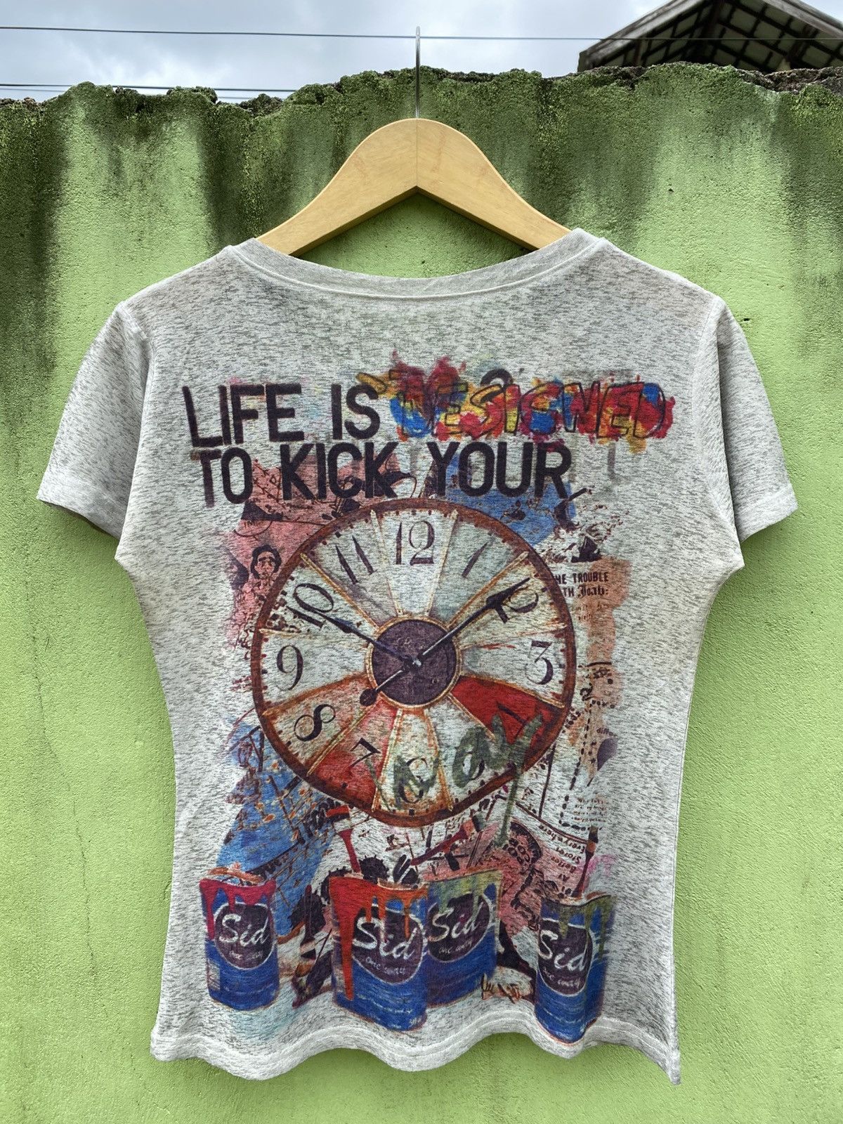 Other Vintage Artsy Clock Graphic Tee LifeIsDesignedToKickYour Size ONE SIZE - 2 Thumbnail