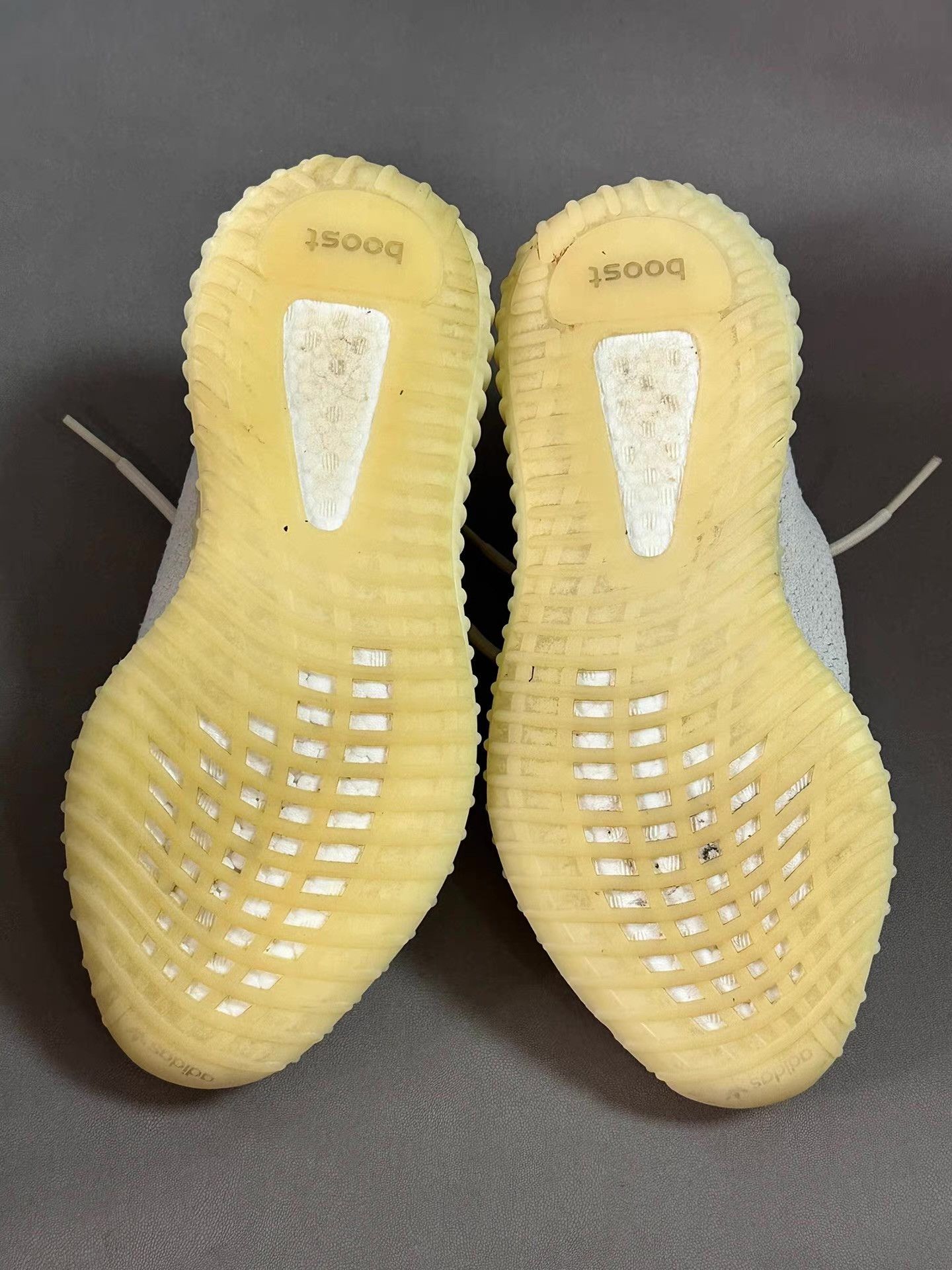 Nike Yeezy 350 White Cream Ｑ20 Size US 10 / EU 43 - 4 Thumbnail