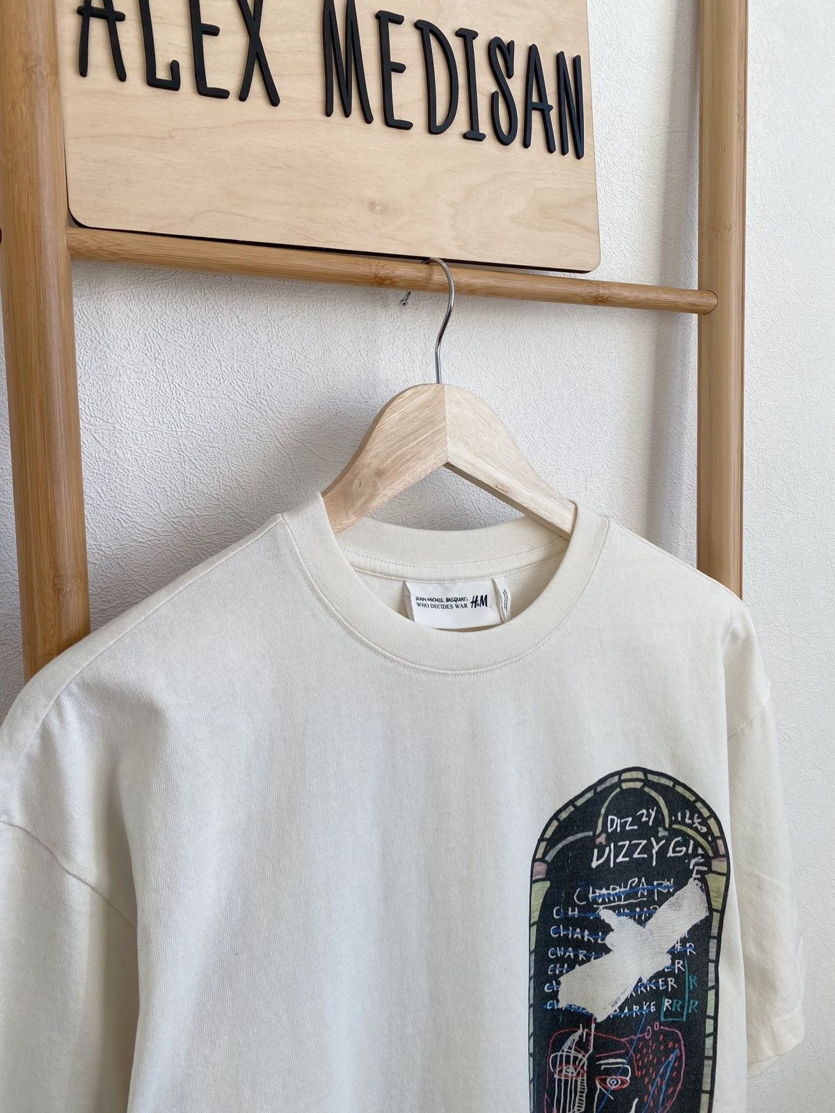 H&M × Jean-Michel Basquiat × Who Decides War WHO DECIDES WAR x BASQUIAT x H&M RELAXED FIT COTTON T-SHIRT Size US M / EU 48-50 / 2 - 6 Thumbnail