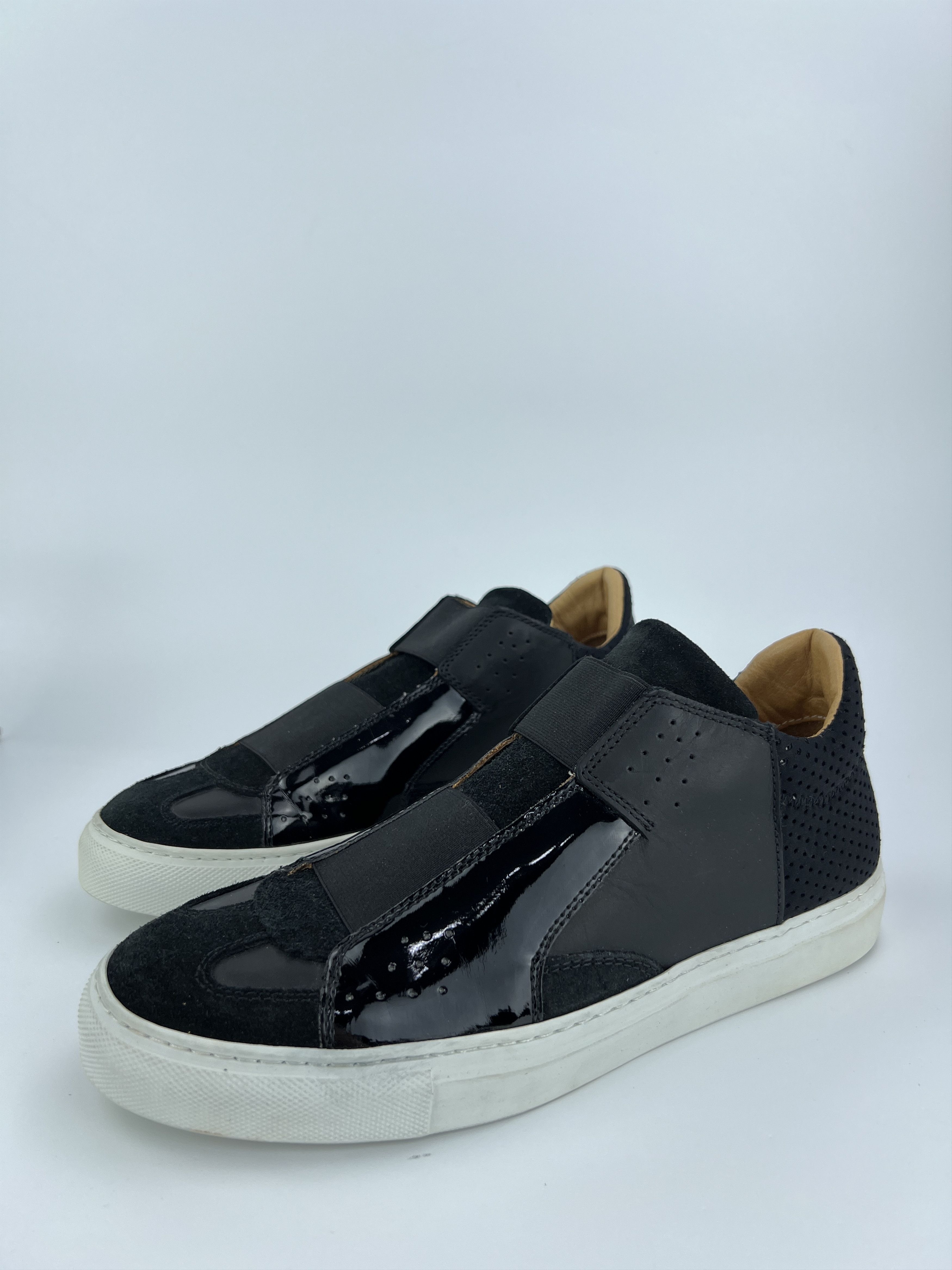 Maison Margiela Maison Margiela 6 Black Suede Low Top Sneakers Size US 8 / IT 38 - 2 Thumbnail